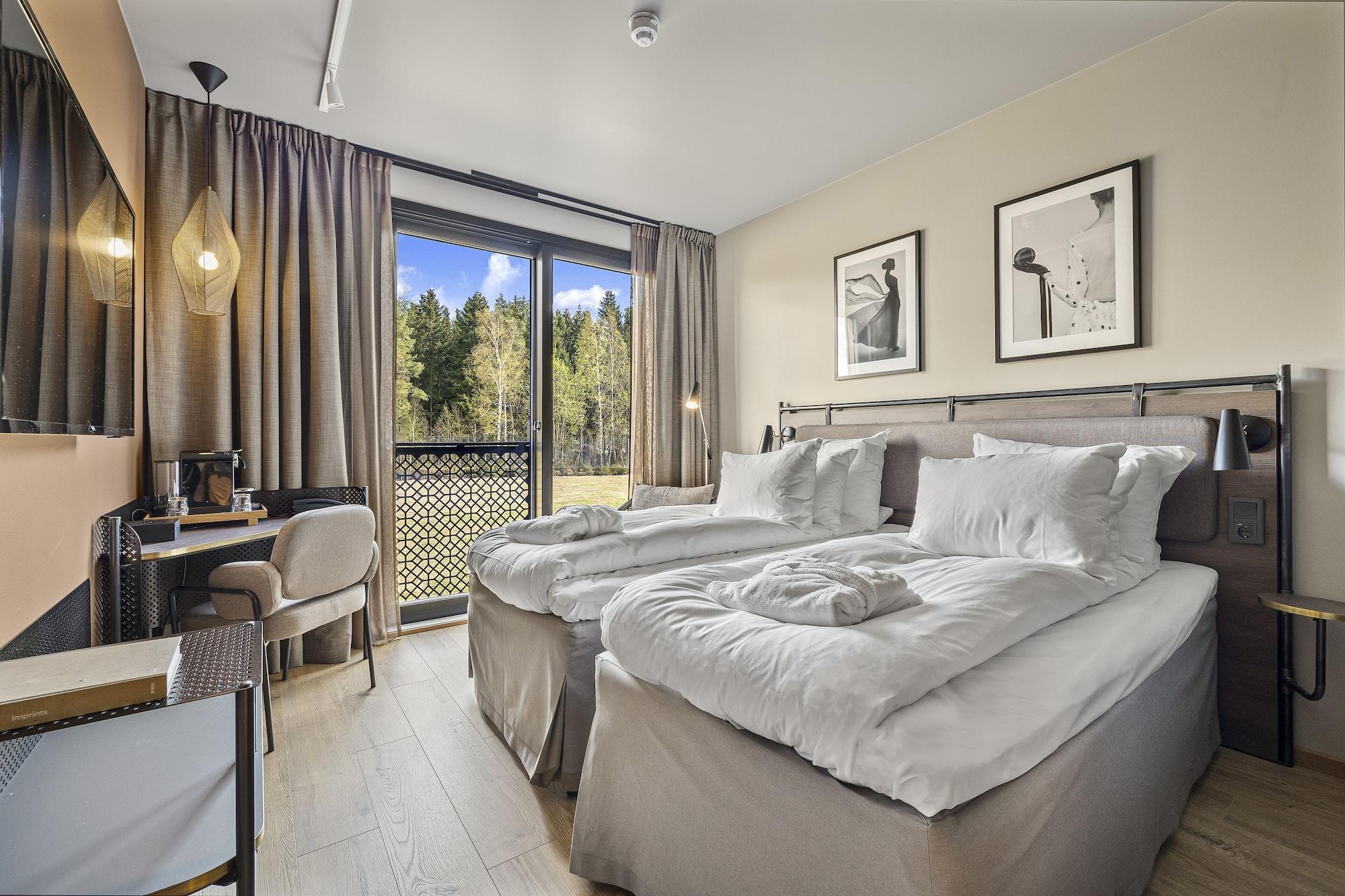 Lily Country Club by null