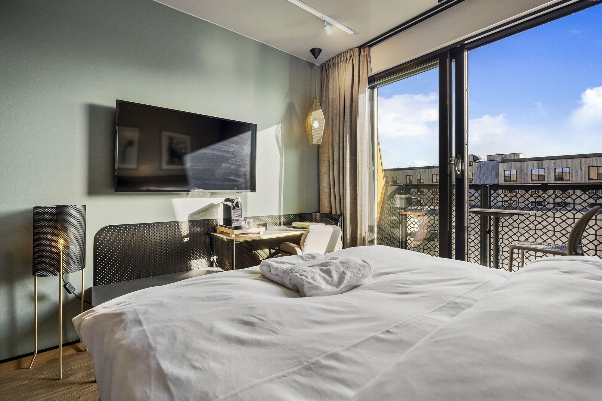 Lily Country Club by null