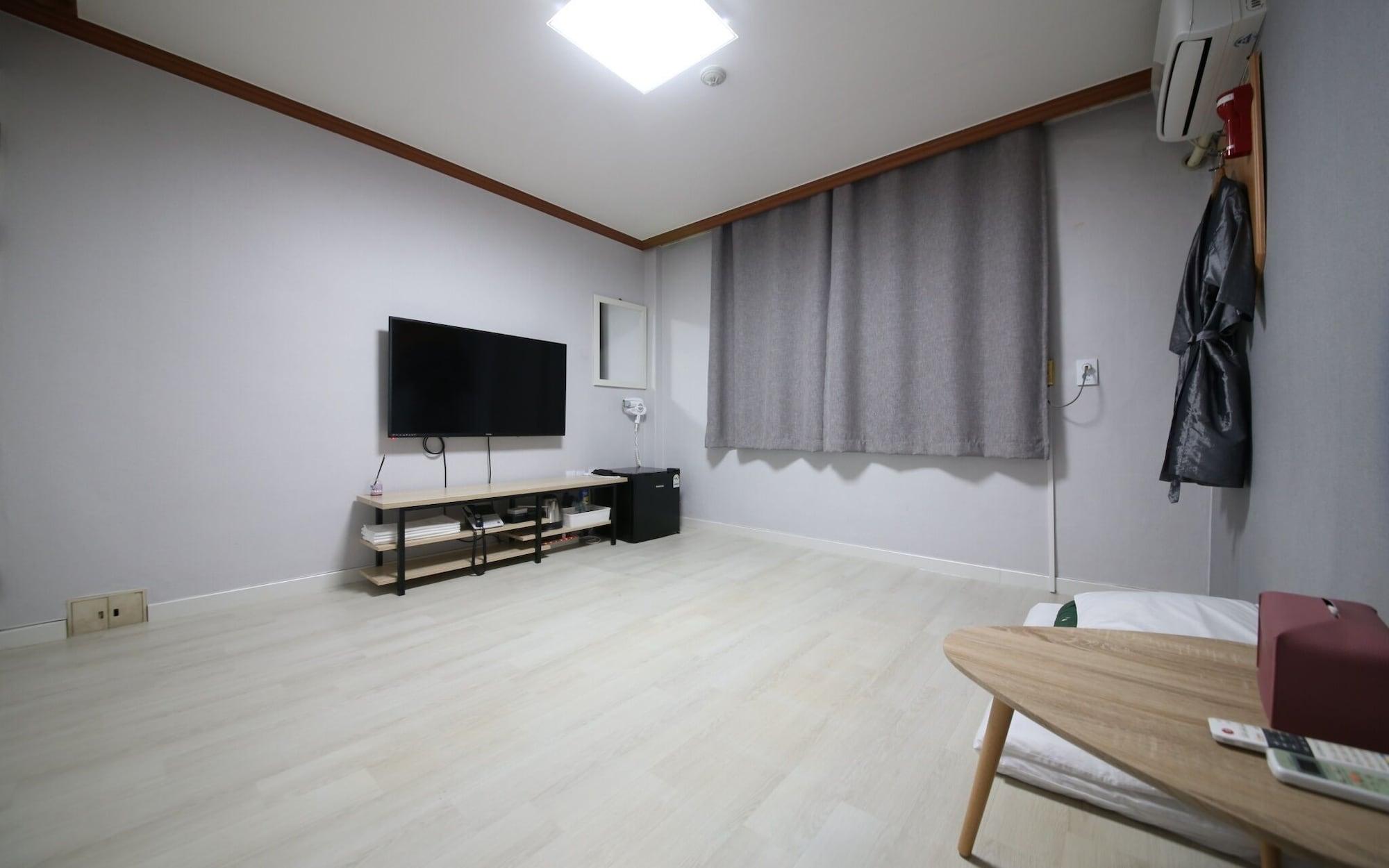 Gangneung J Block Motel