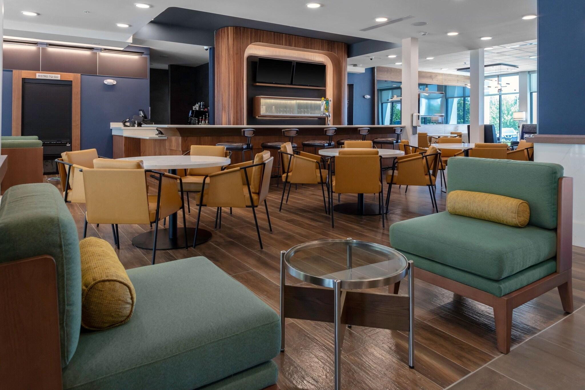 Courtyard by Marriott Memphis East/Galleria