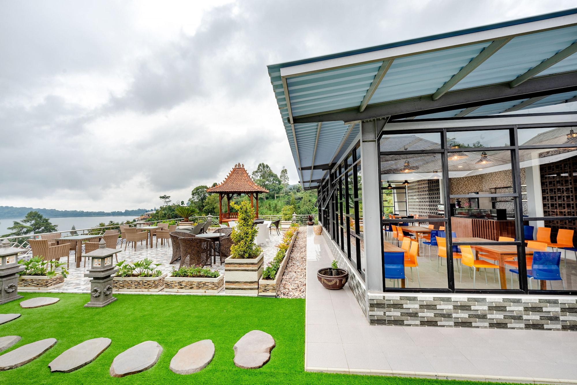 dedanau Hotel