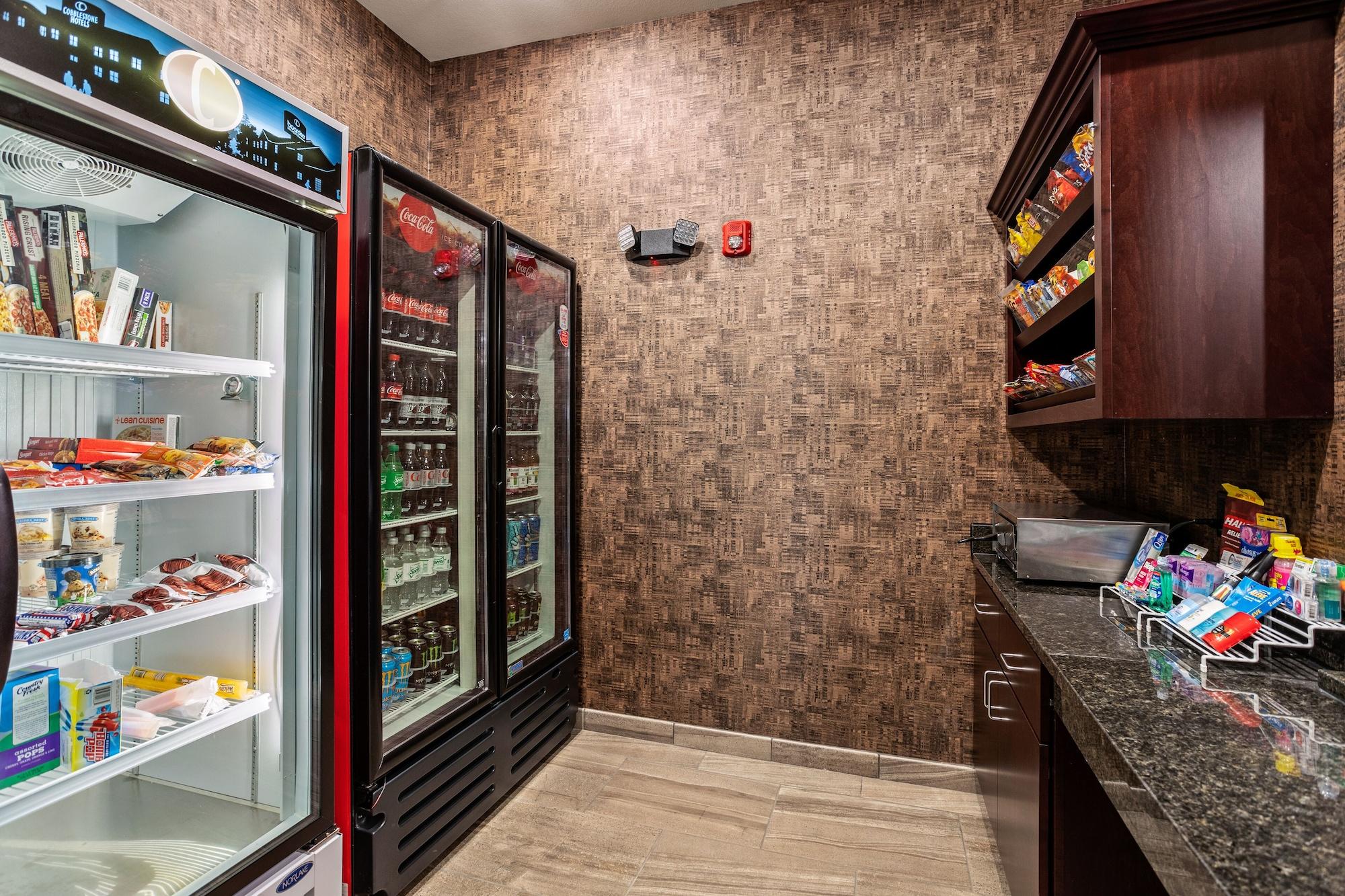 Cobblestone Hotel & Suites-Little Chute