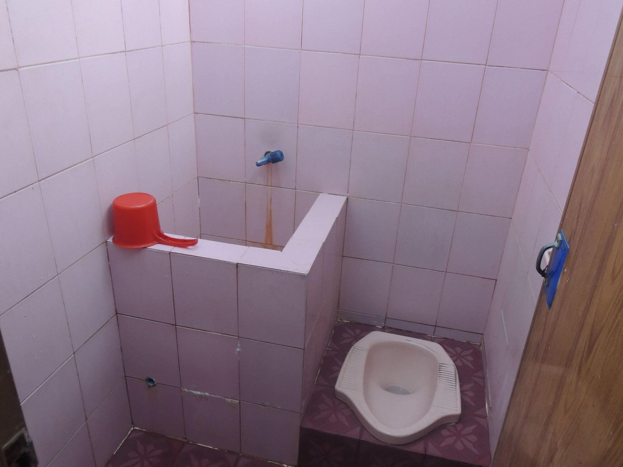 Room 5, Hotel Sejahtera, Kebumen