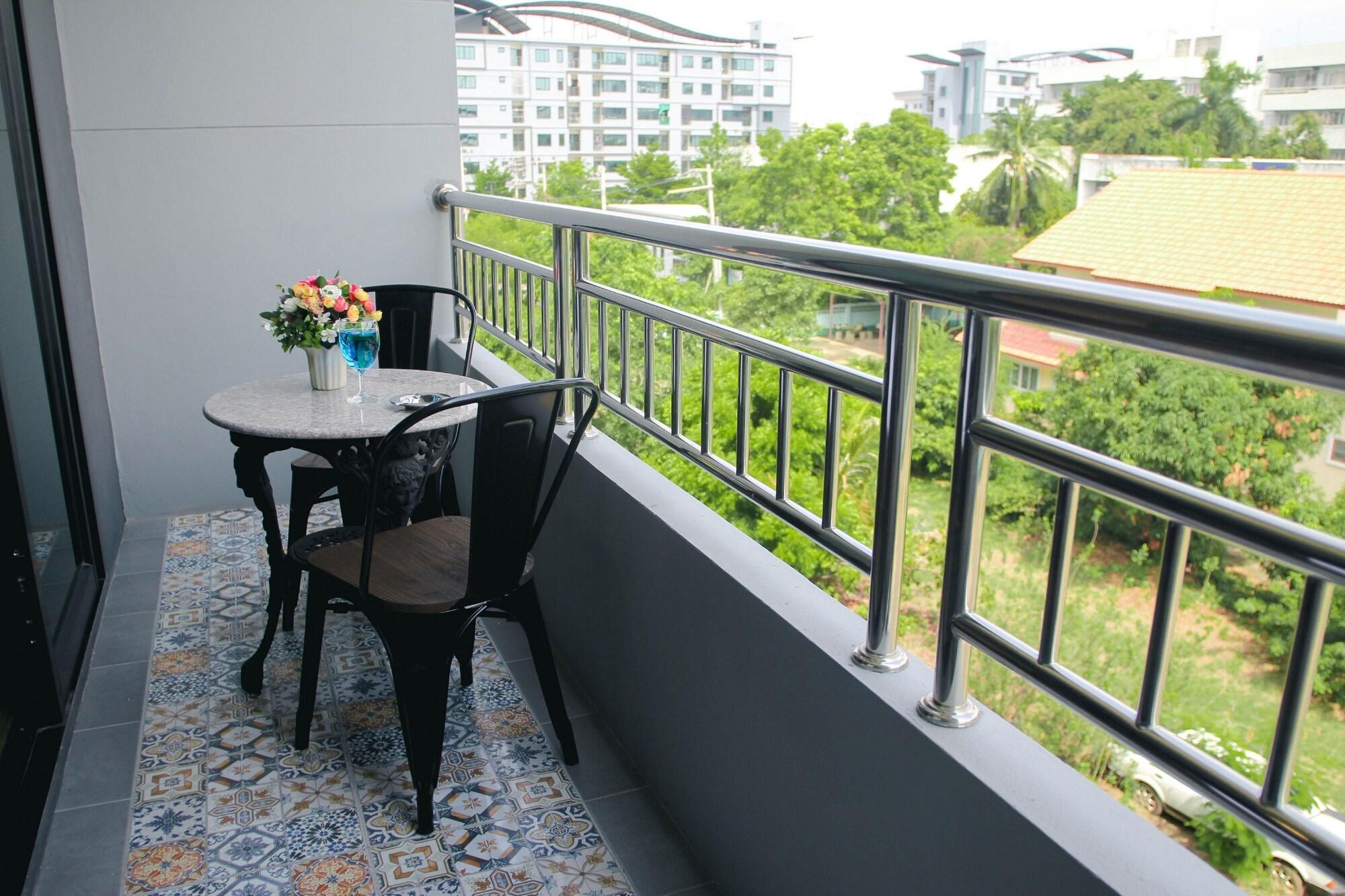 Room 2, Chunlee Grand Hotel, Muang Nakhon Ratchasima
