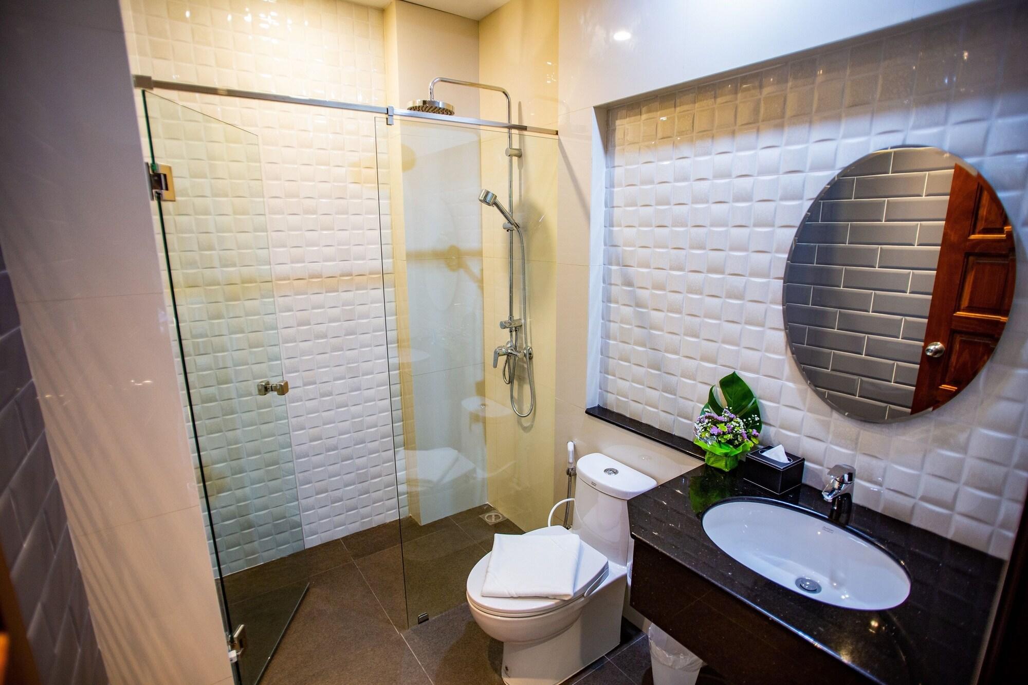 Room 5, Chunlee Grand Hotel, Muang Nakhon Ratchasima