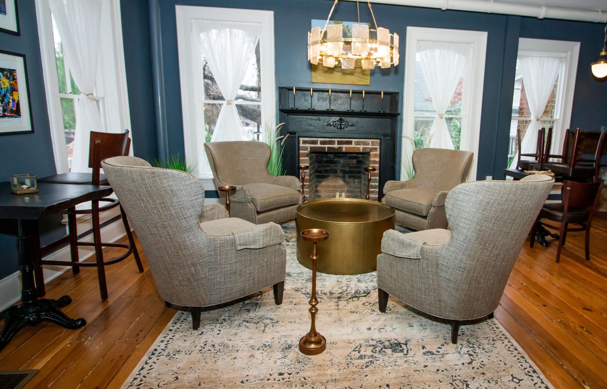 The Colonial Inn-Hillsborough