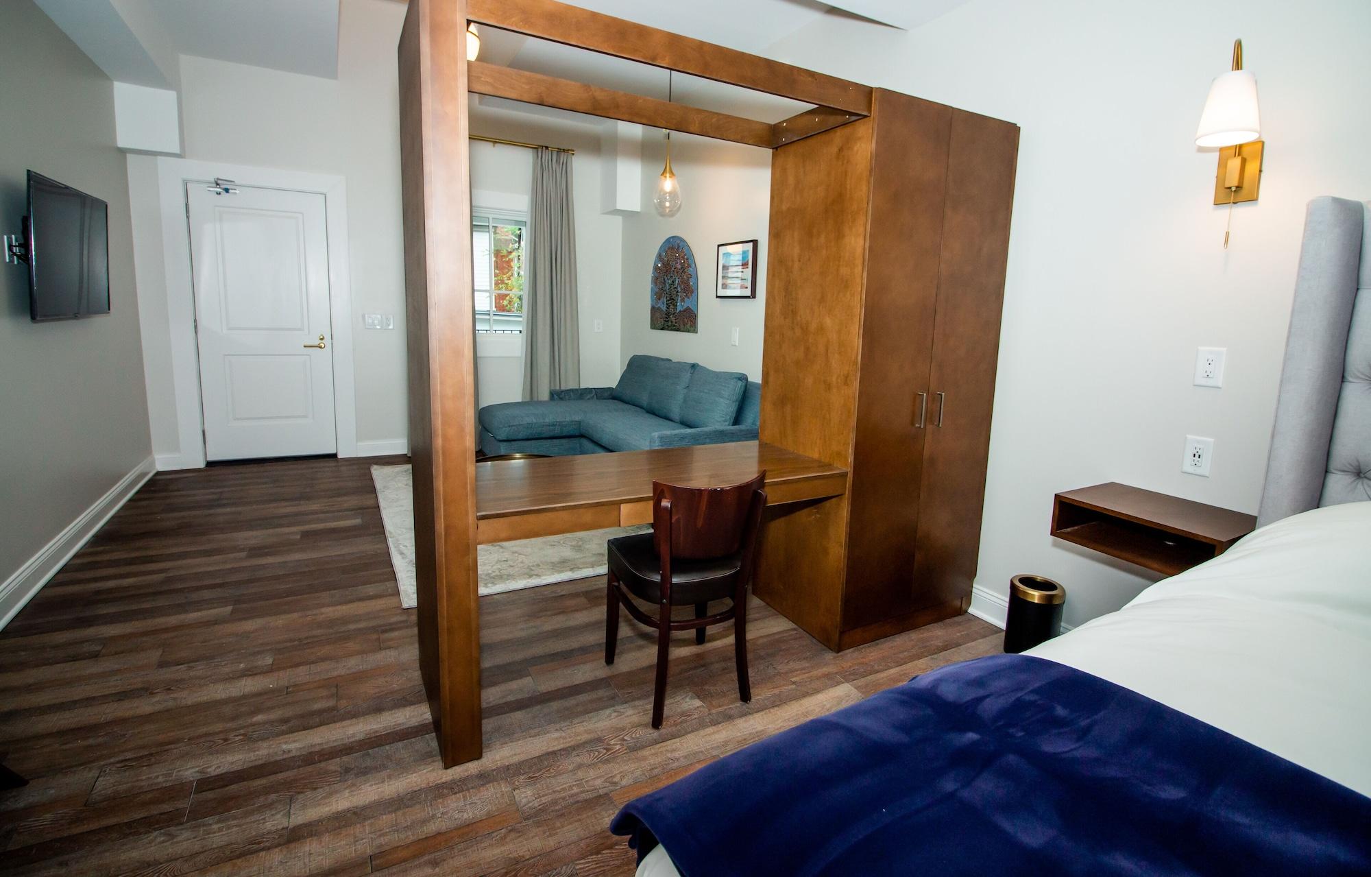 The Colonial Inn, an Ascend Collection Hotel by null