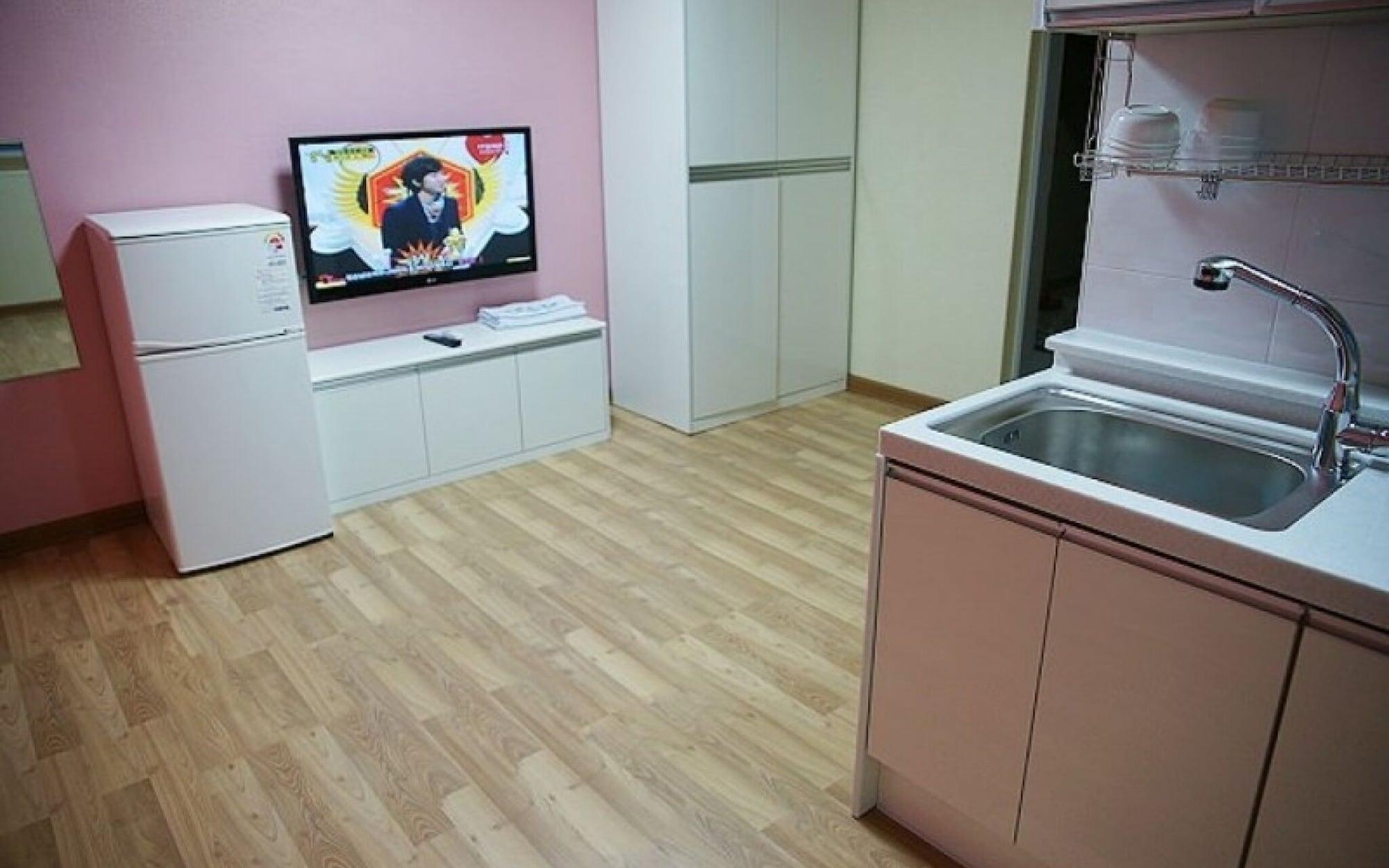Room 2, Buan Lavender Pension, Buan