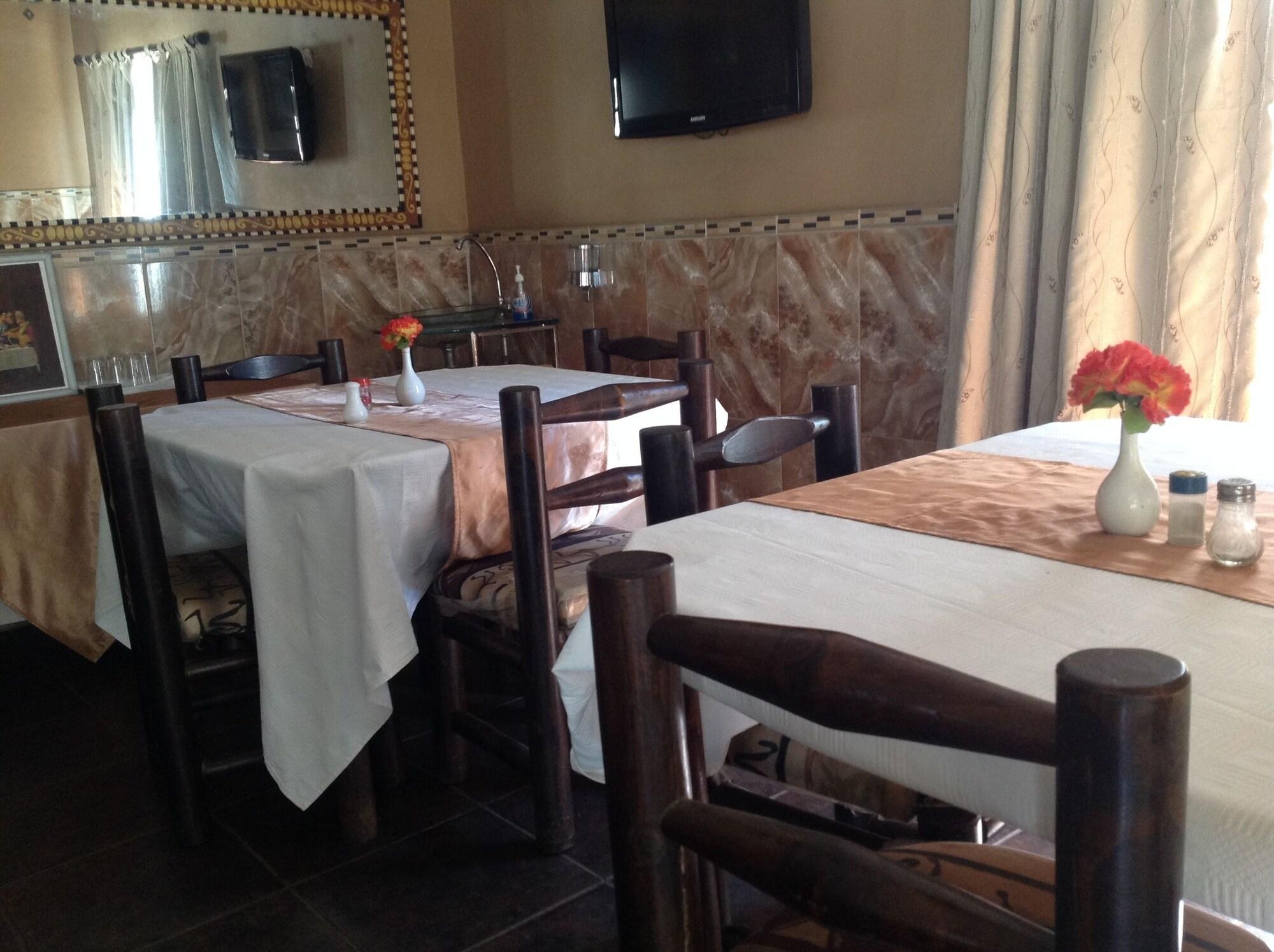 Restaurant 5, Marsy Lodge, Kalomo