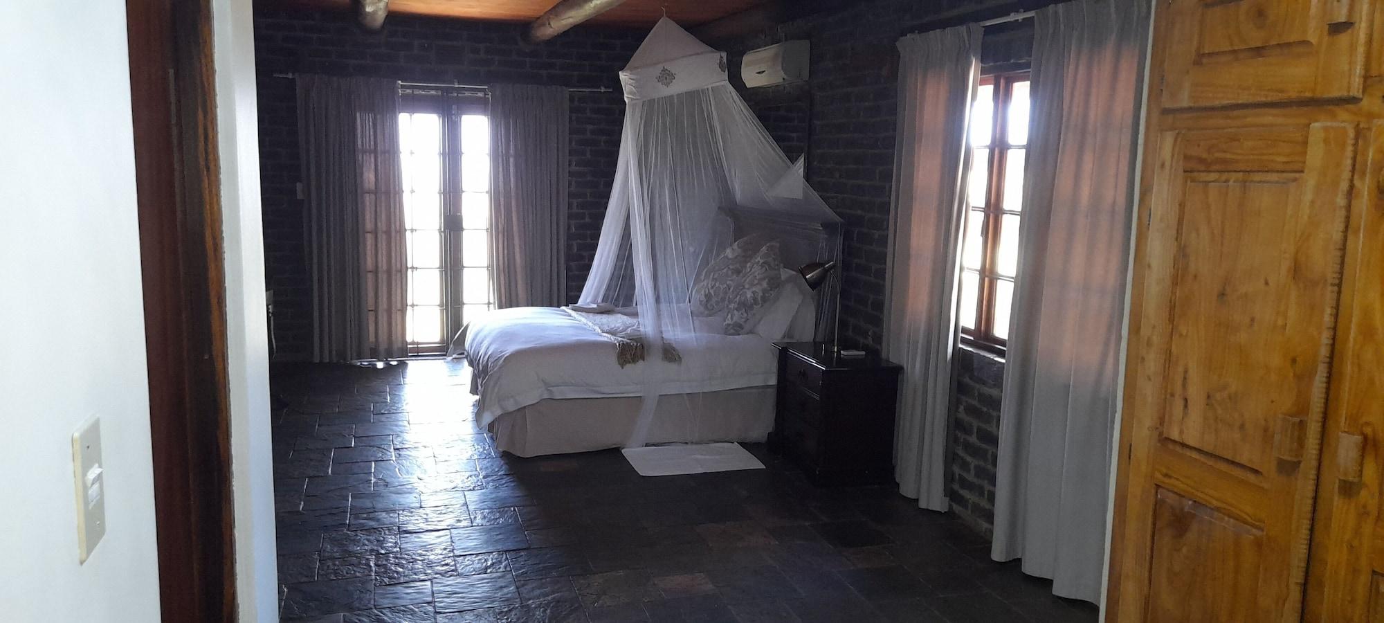 Room 5, Ezulwini Game Lodge, Umkhanyakude