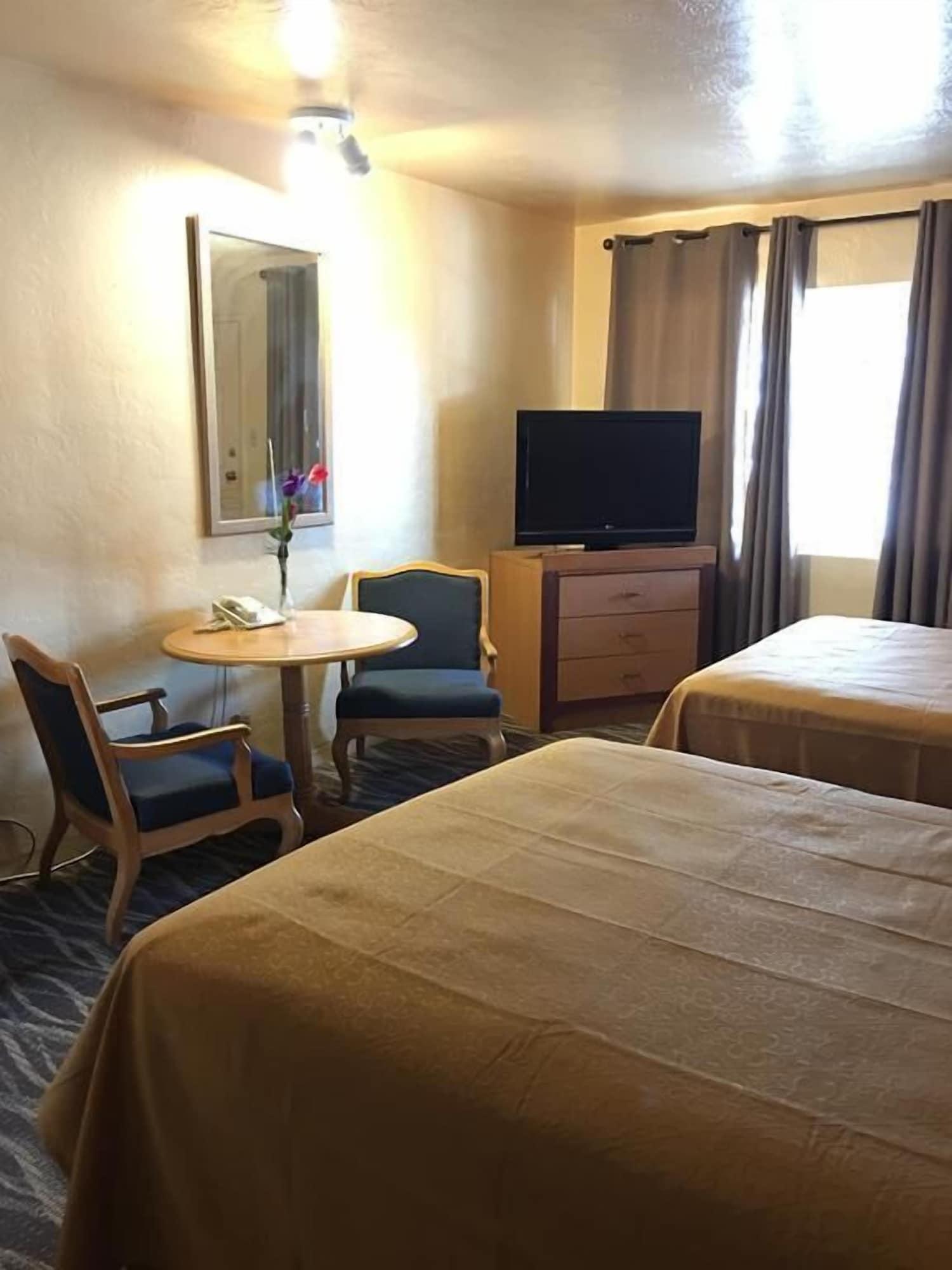 Sky Ranch Inn