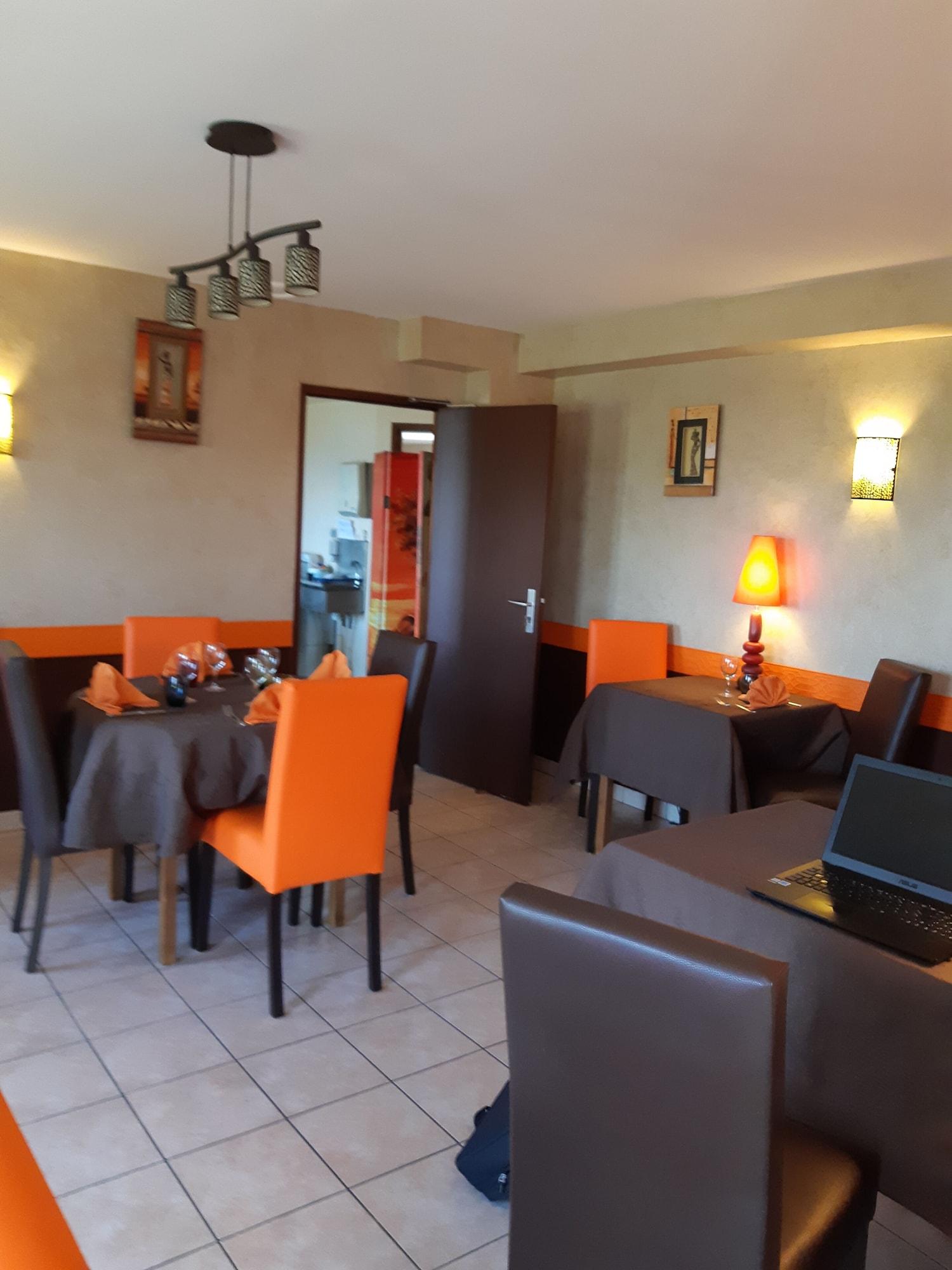 Logis Hotel les Confins du Perche