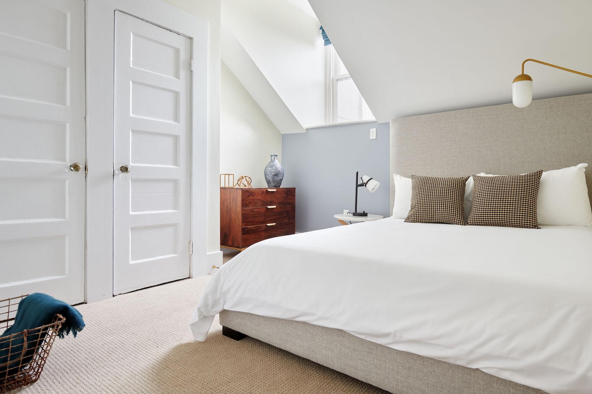 Sonder The Hancock Apartments Beacon Hill by null