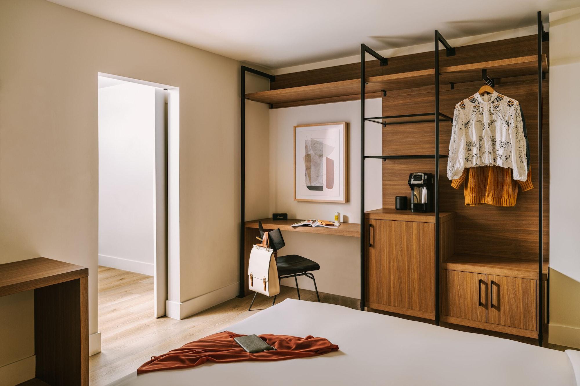 The Lum Hotel Los Angeles Stadium District by null