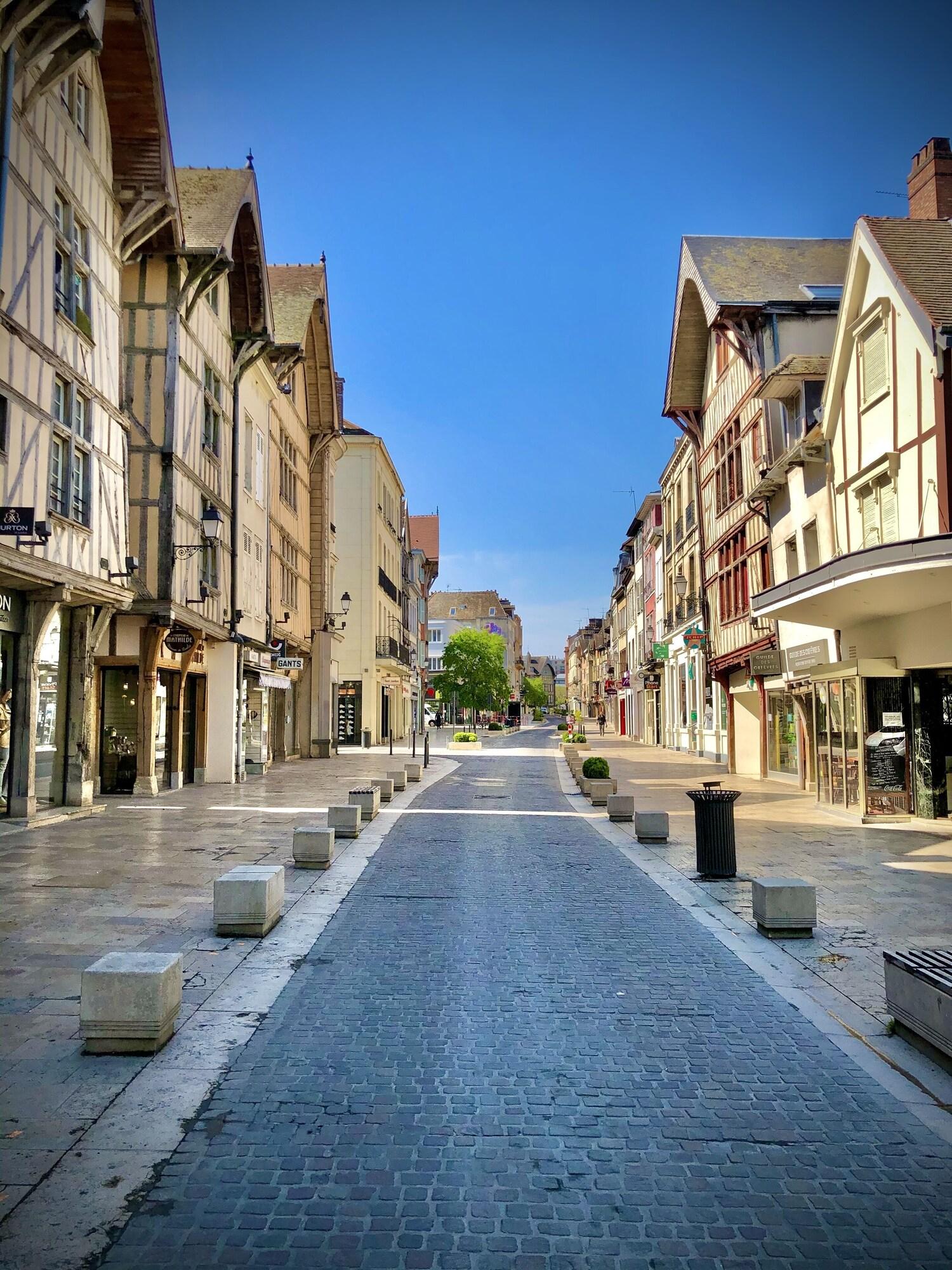 Charmant Zola
