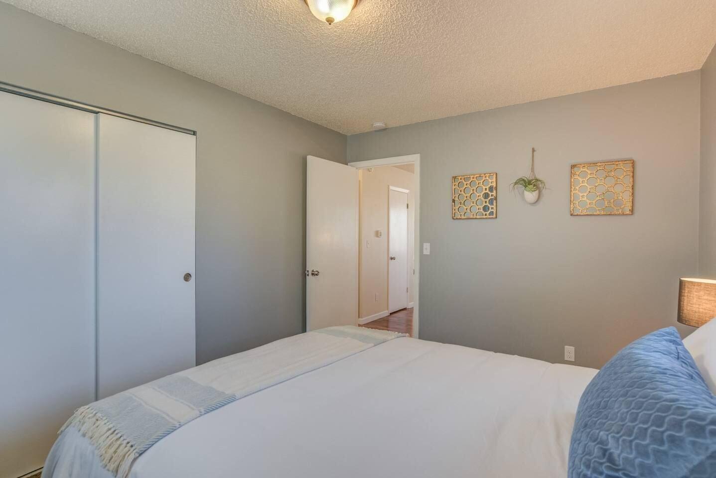 Room 3, 2BR Aptmt Parks Private Deck, Mountain Views!, El Paso