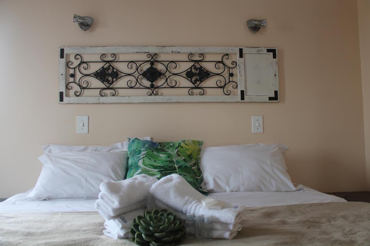 Room 4, Eldorado Lodge CC, John Taolo Gaetsewe