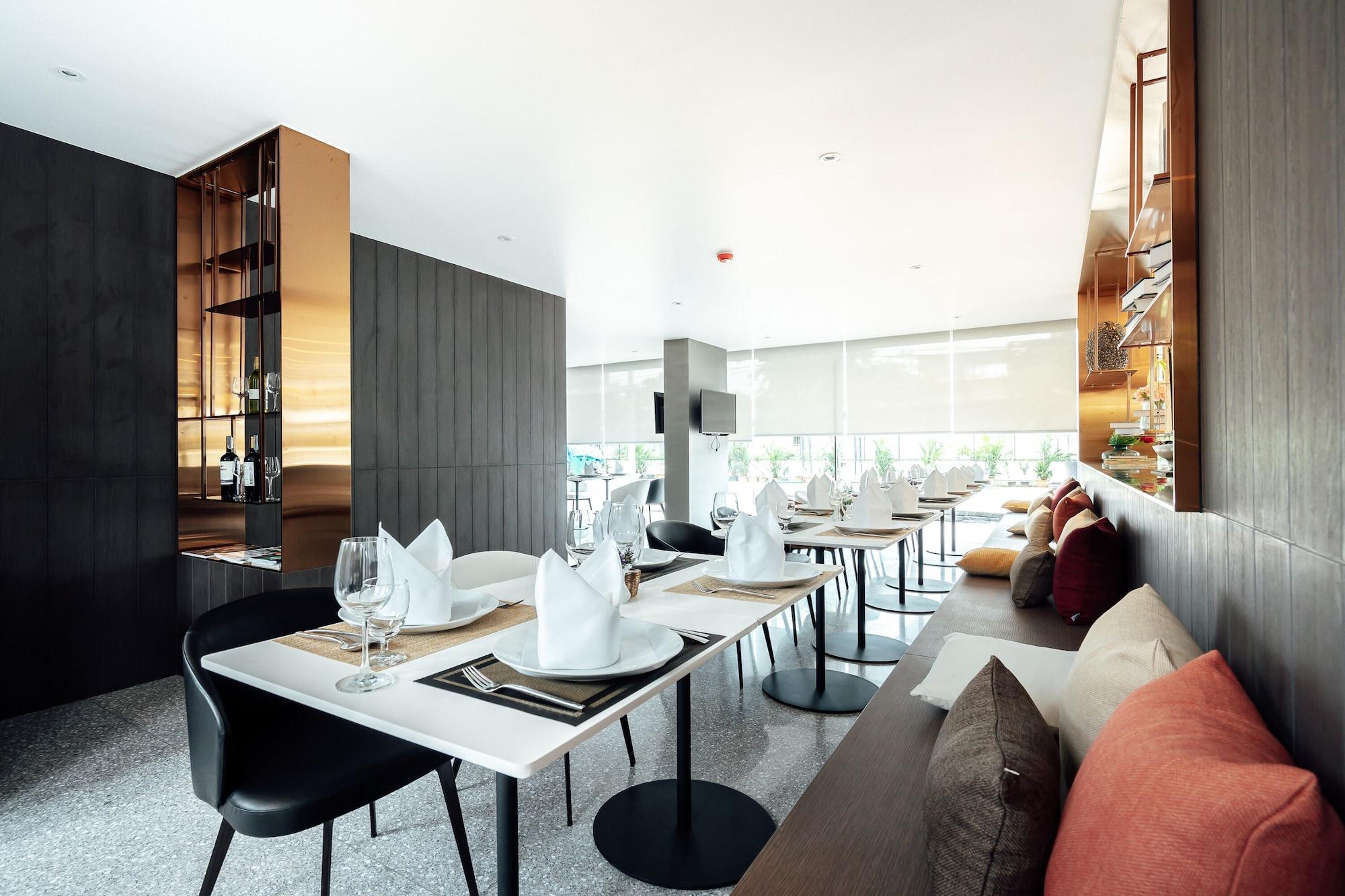 Montana Hotel & Residence