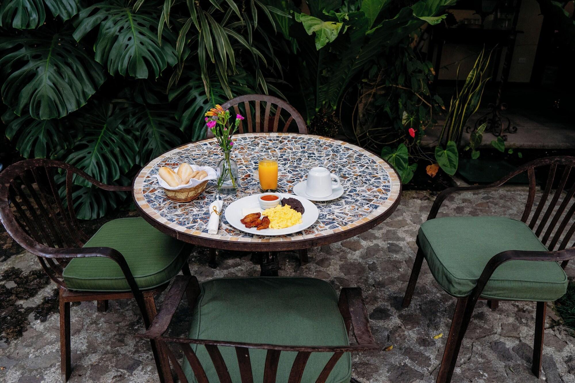Casa Noble Hotel