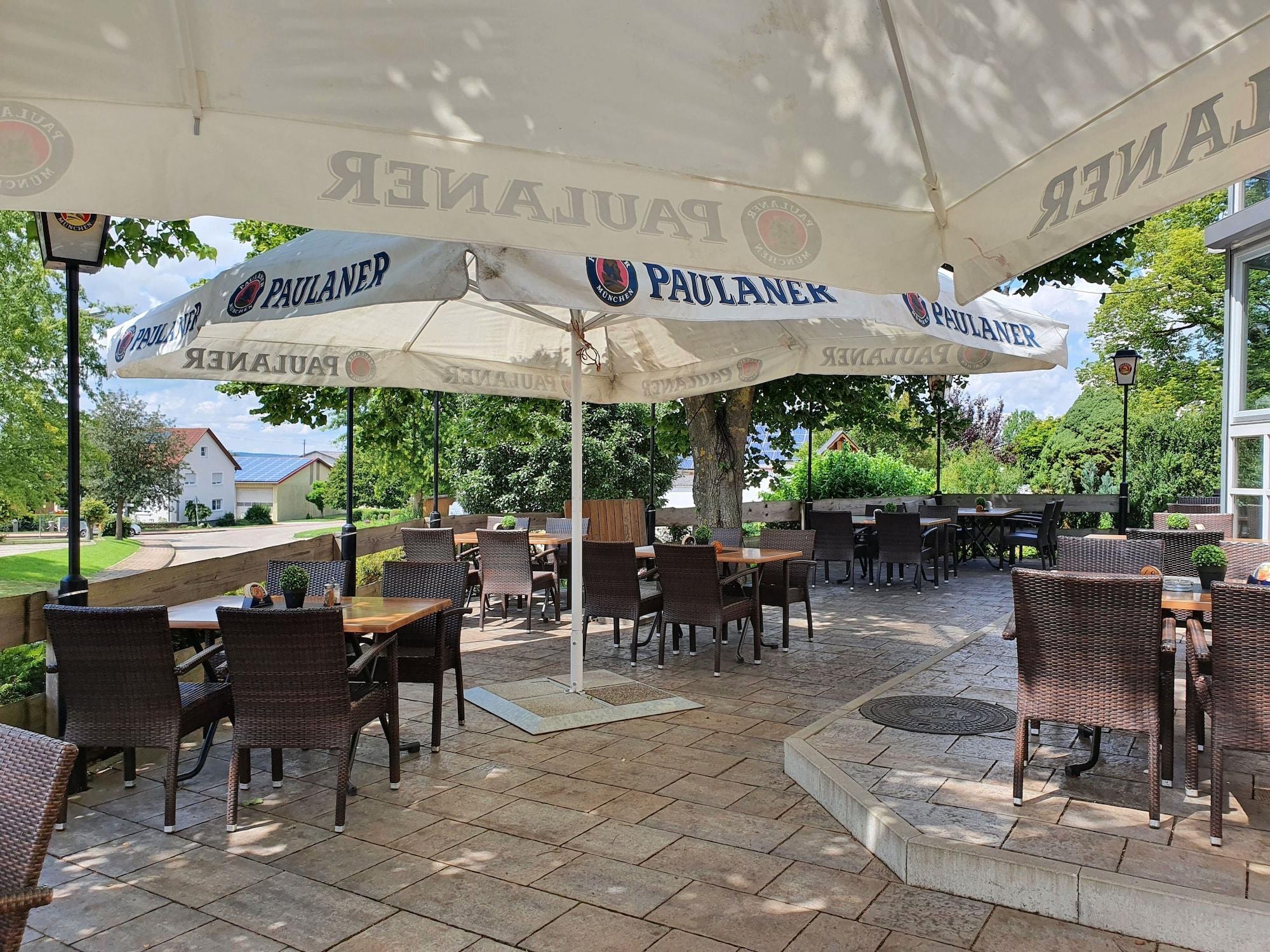 Landgasthaus Zum Kreuz by null