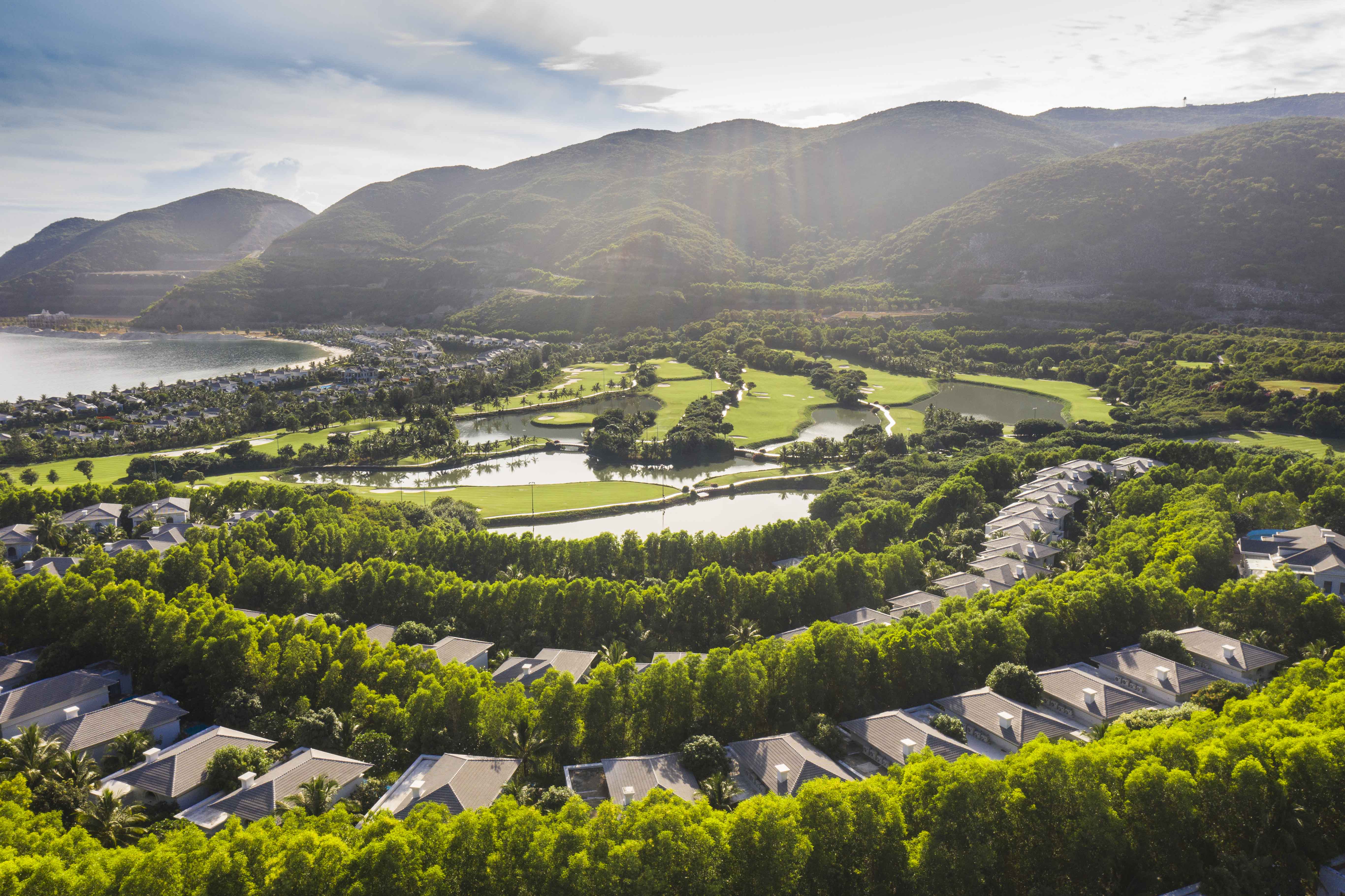 Vinpearl Discovery Golflink Nha Trang - photo