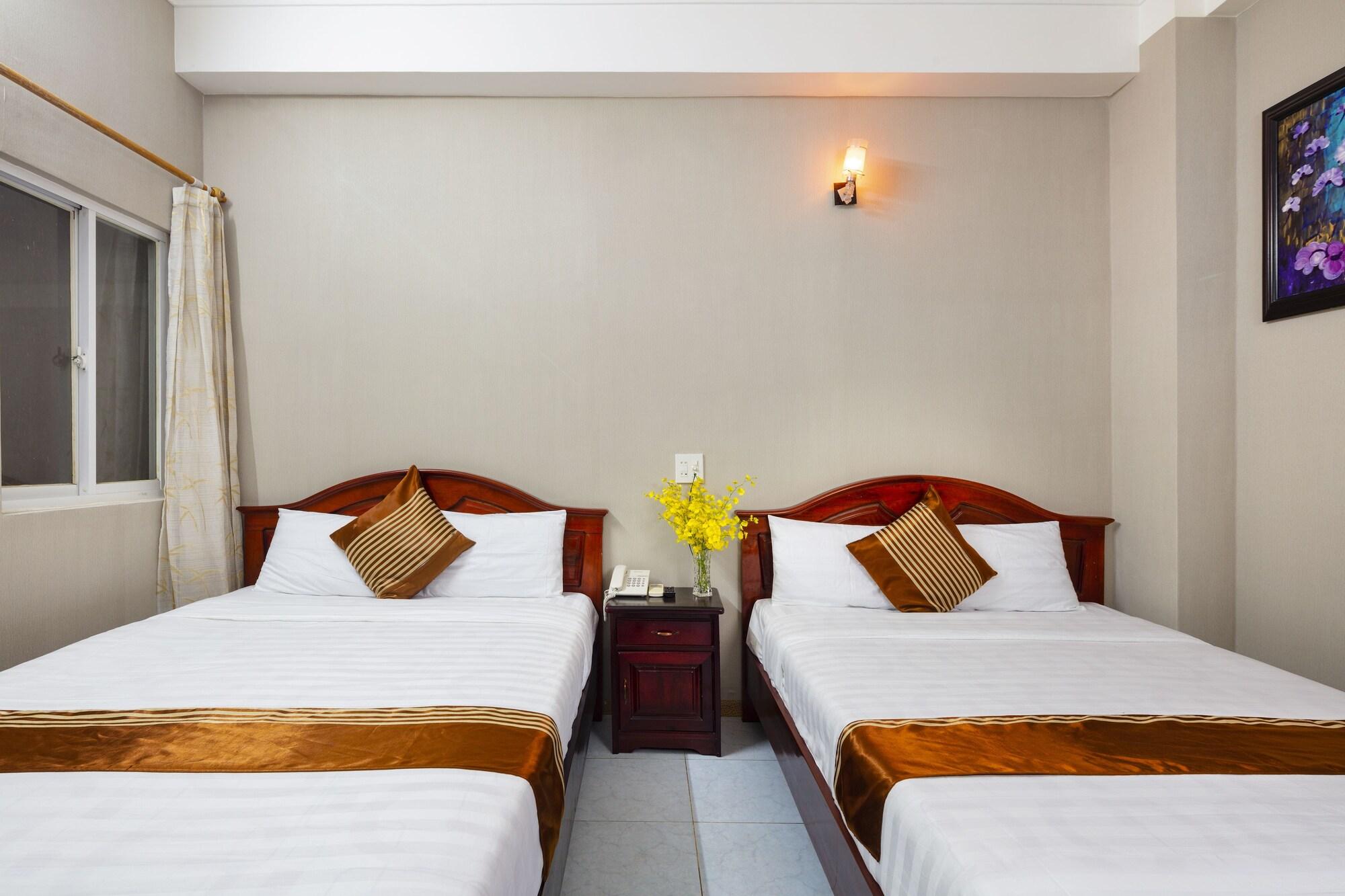 Holiday Hotel