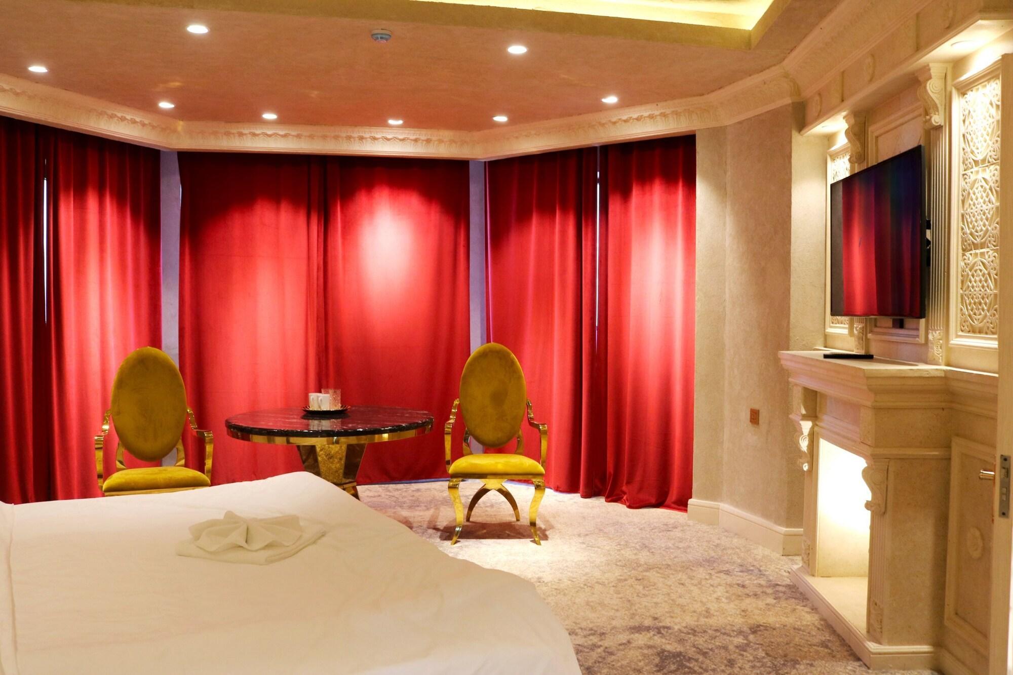 Elegance Hotel