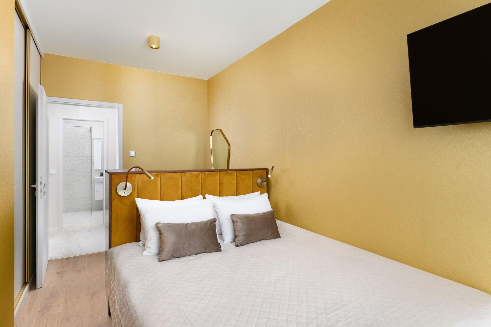 Emerald Hotel & Suites by Continental Group by null