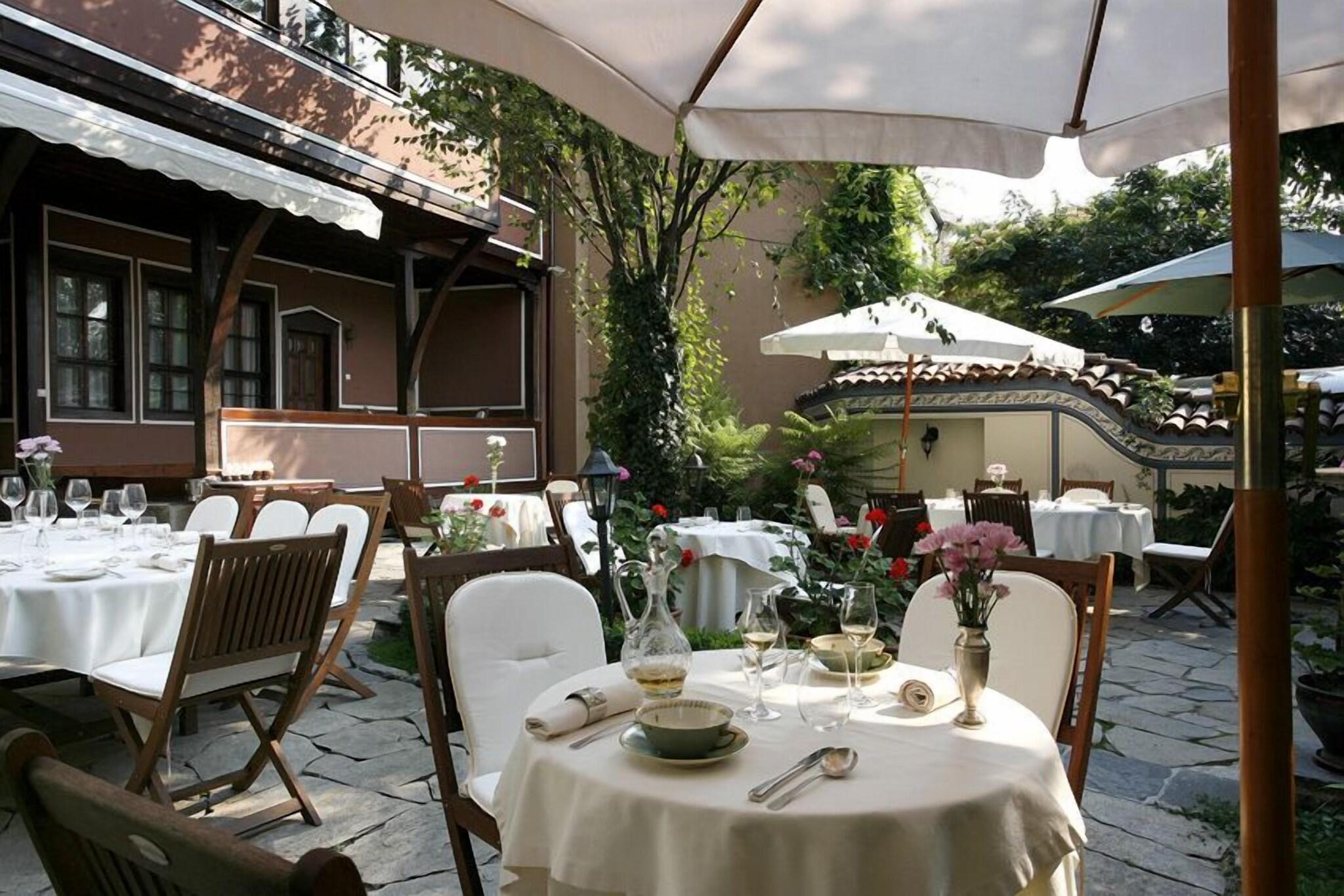 Хотел "Хеброс" by null