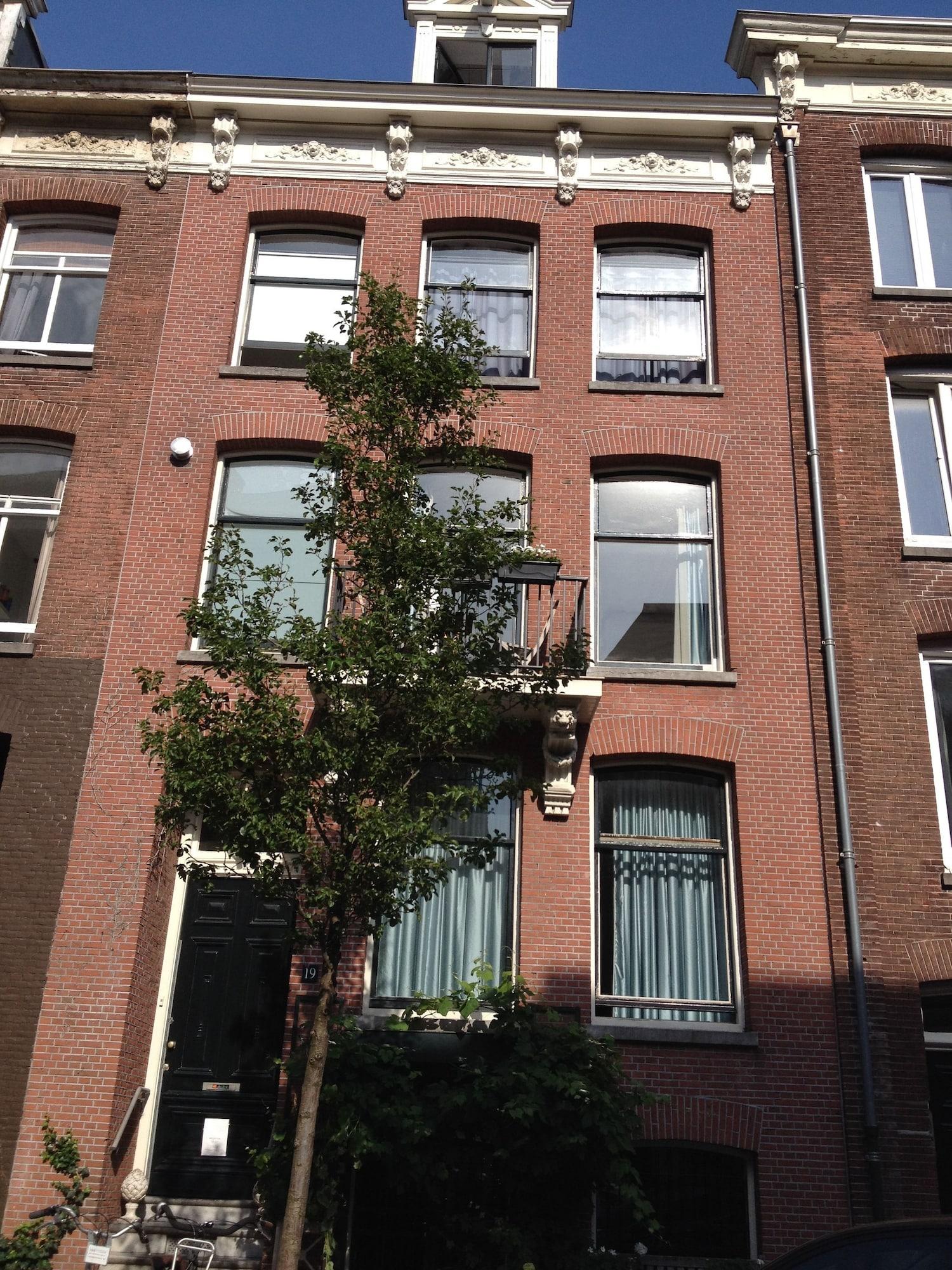 Nine-T-Teen Bed & Breakfast by null