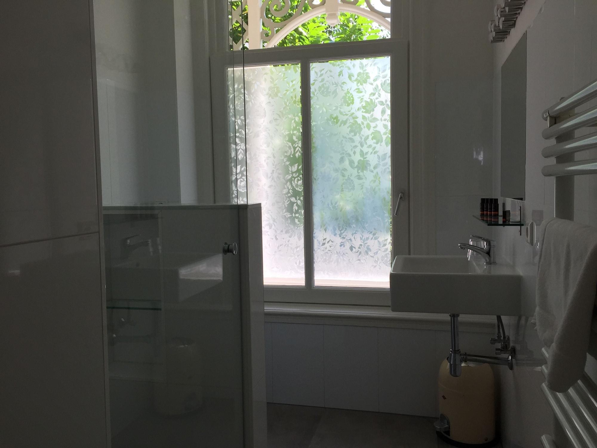 Nine-T-Teen Bed & Breakfast by null