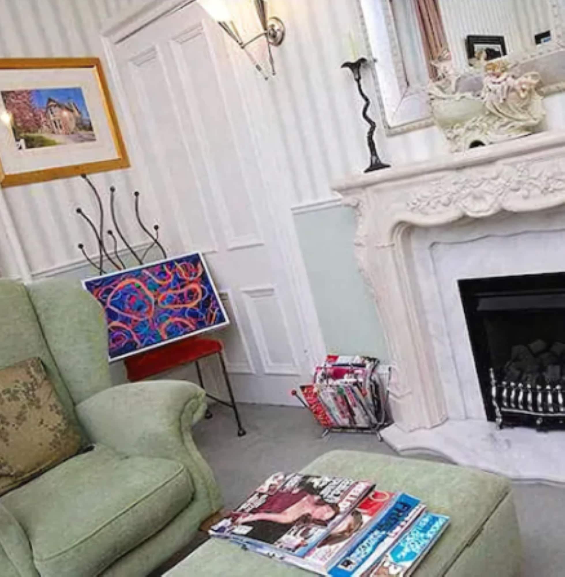 Trafford Bank by null