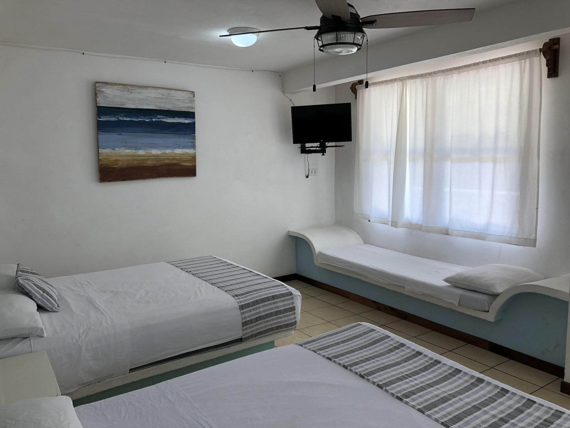 Room 2, Hotel Bungalows Marbella Costa Esmeralda, Tecolutla