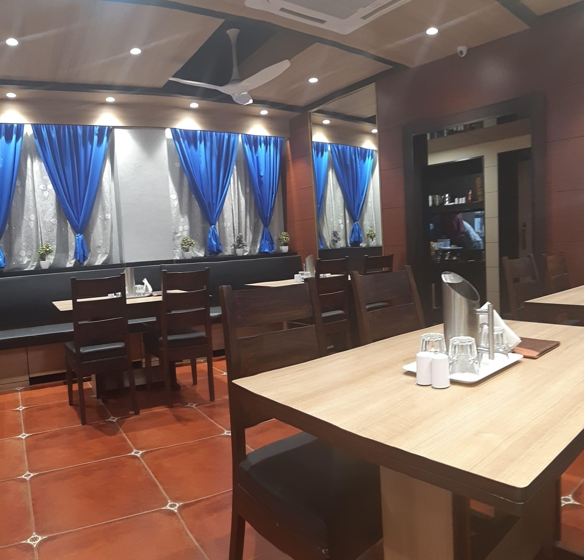 Hotel Madni Royale