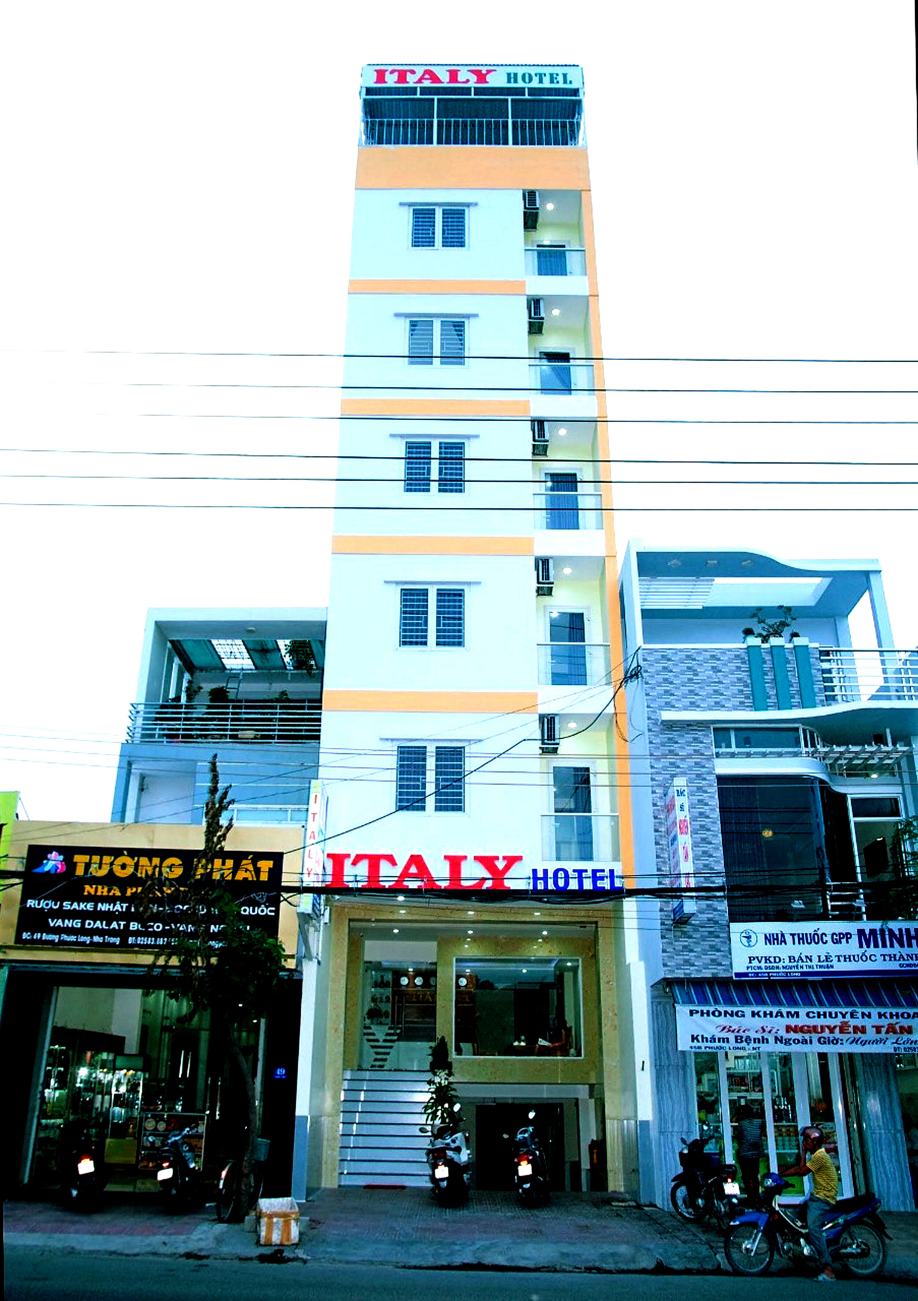 Oyo 1164 Italy Hotel - photo