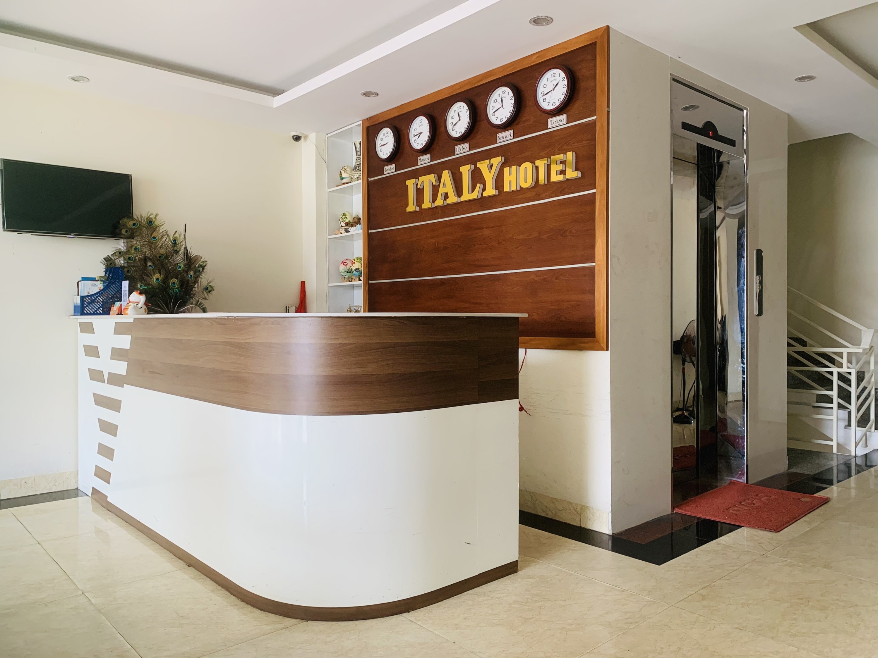 Oyo 1164 Italy Hotel - photo