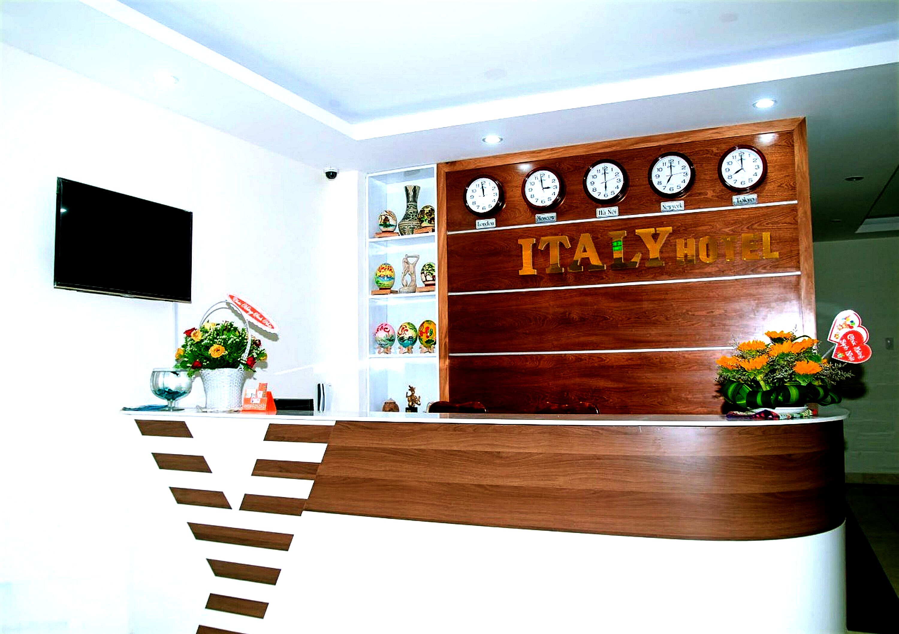 Oyo 1164 Italy Hotel - photo