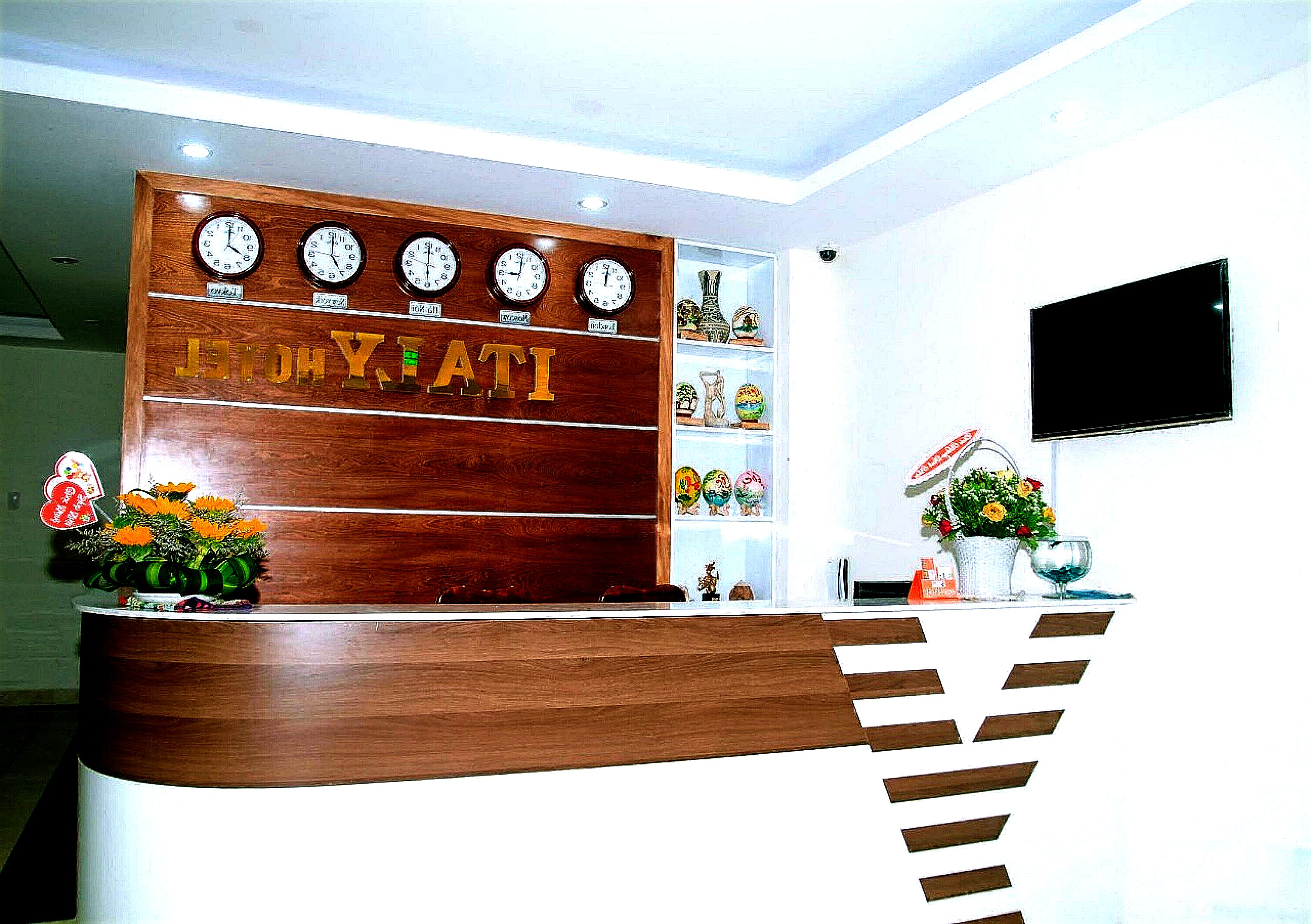 Oyo 1164 Italy Hotel - photo