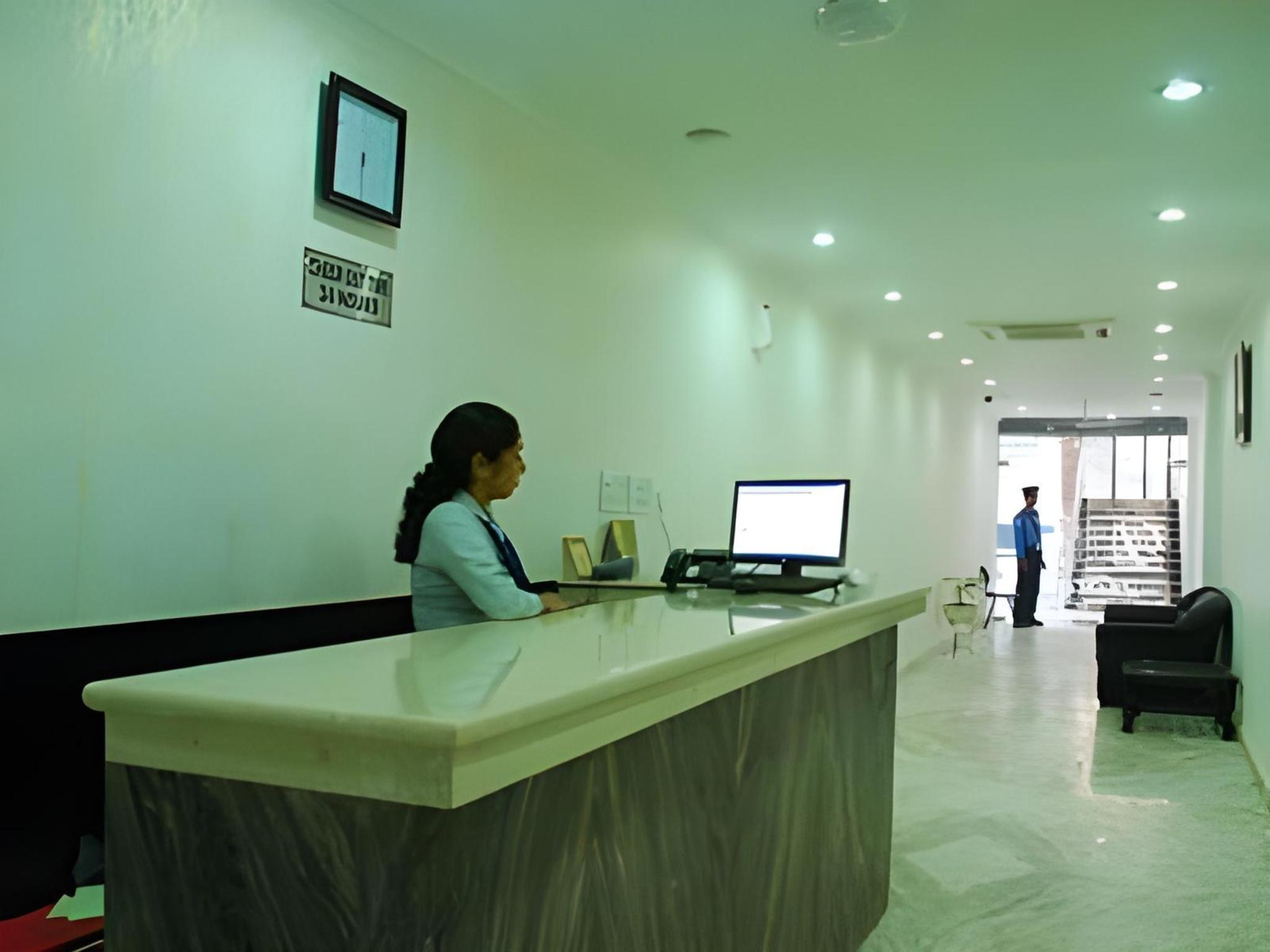 Di Di Hotel Alambagh