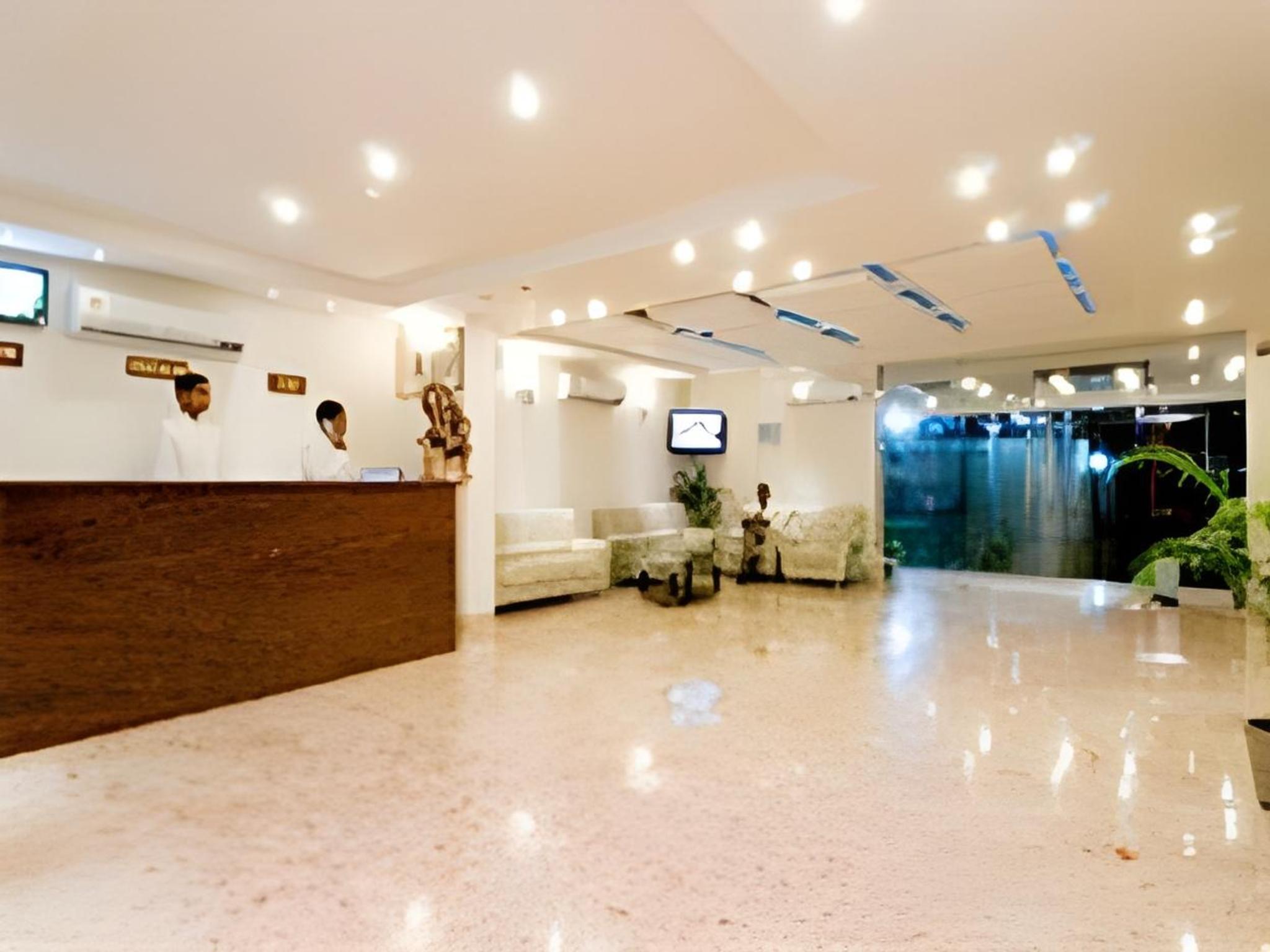 Hotel Deviram Palace