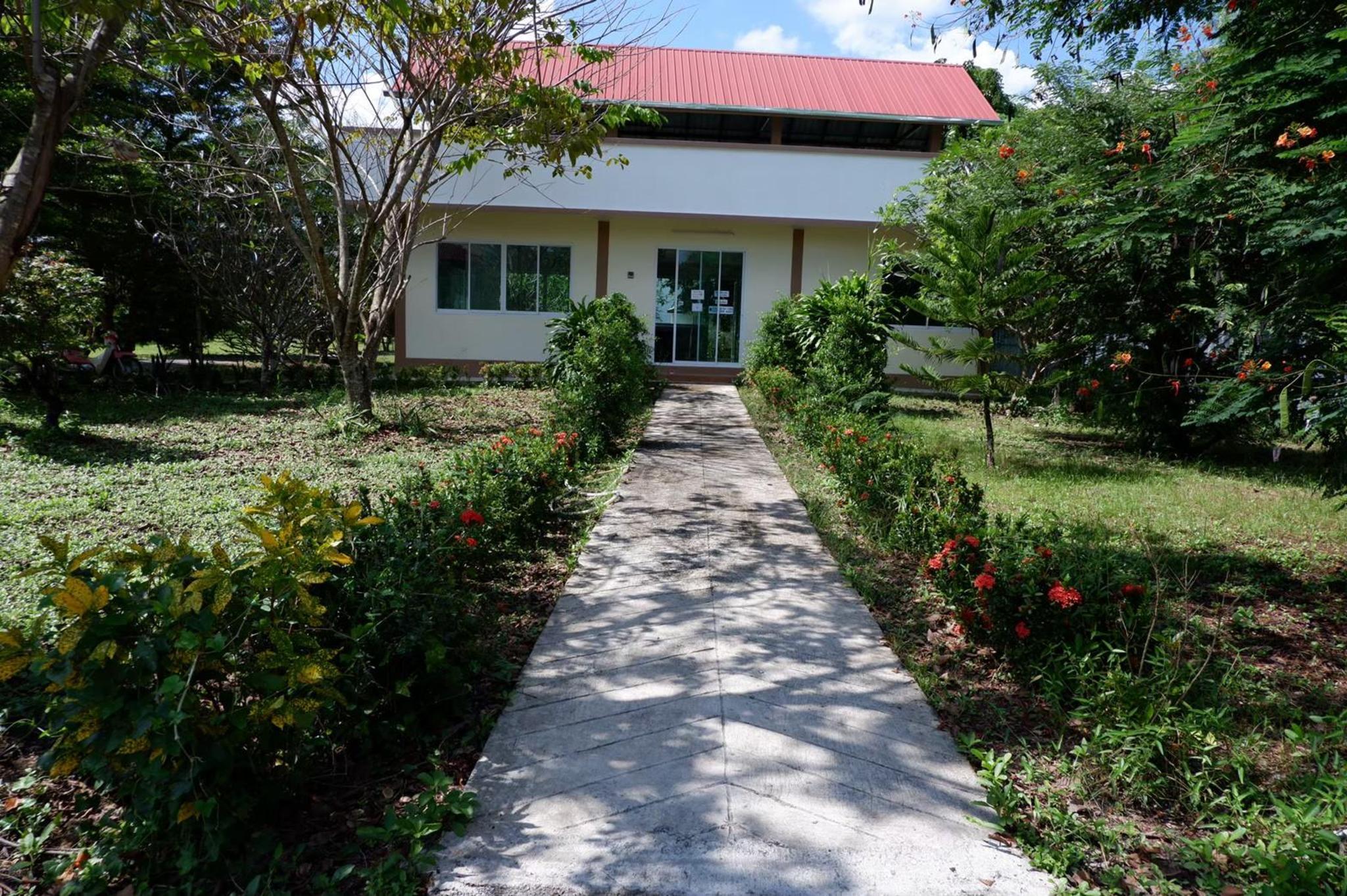 Commonwealth Hotel And Resort