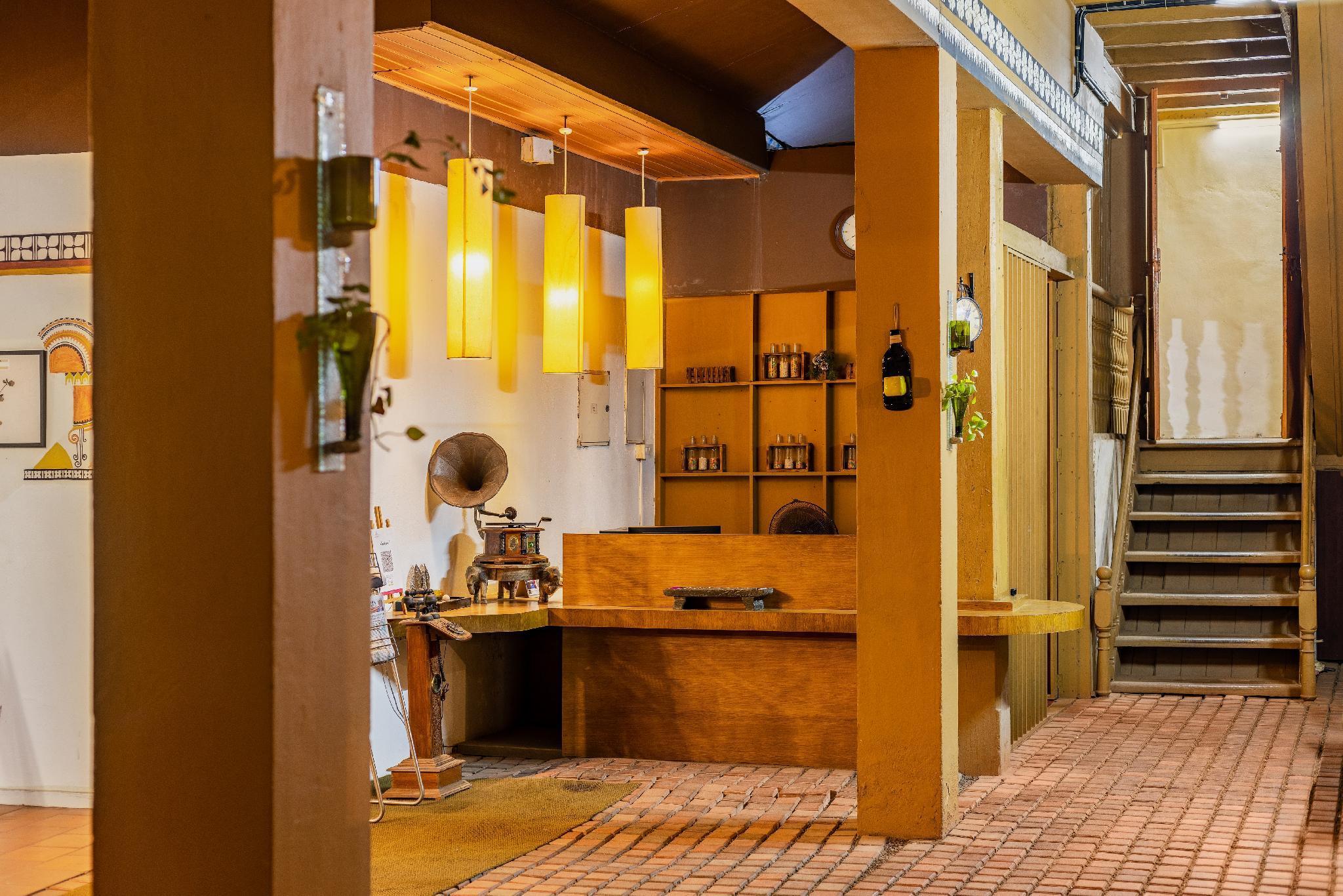 Colony Artotel
