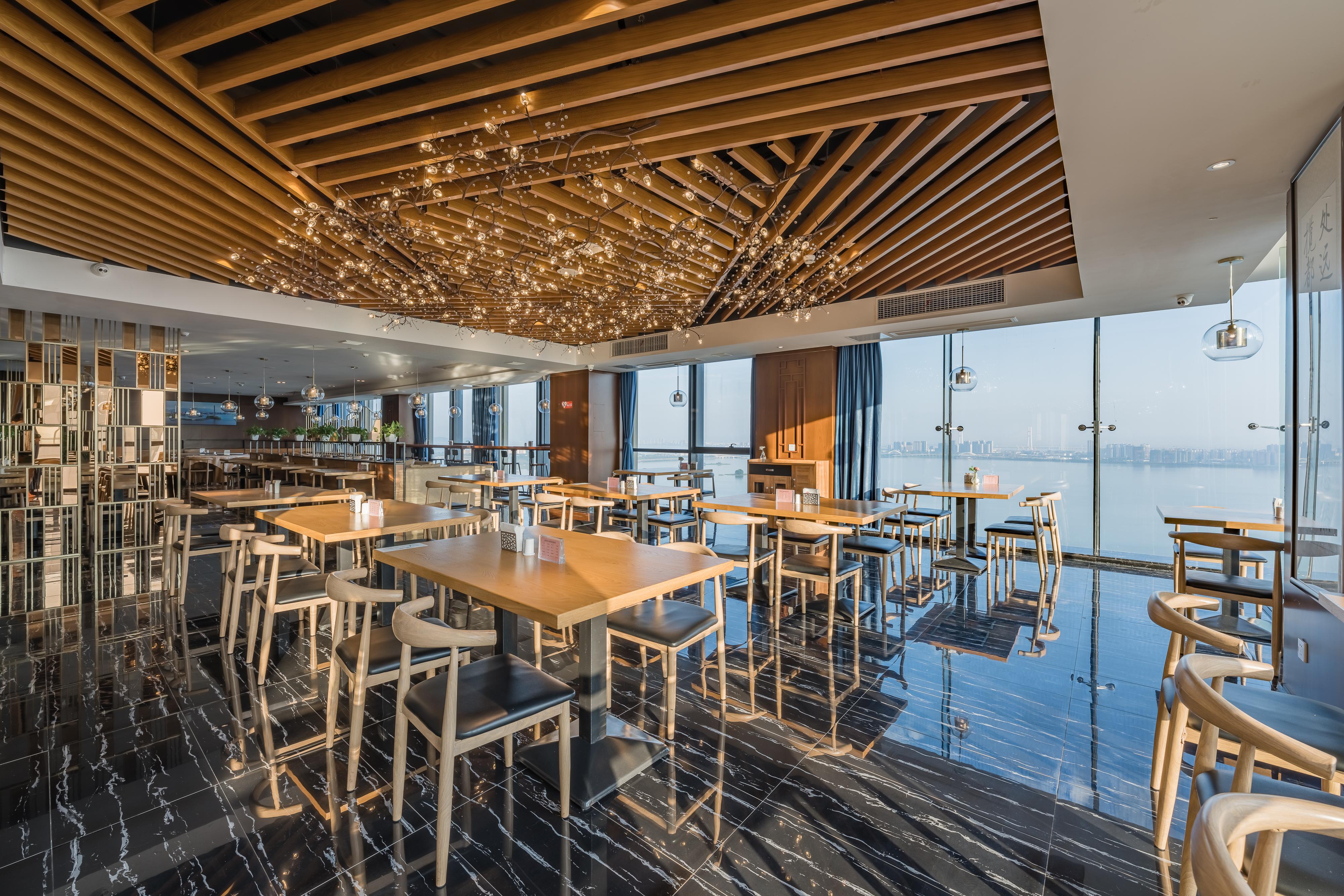 Grand Madison Jiujiang Yuexi Lake