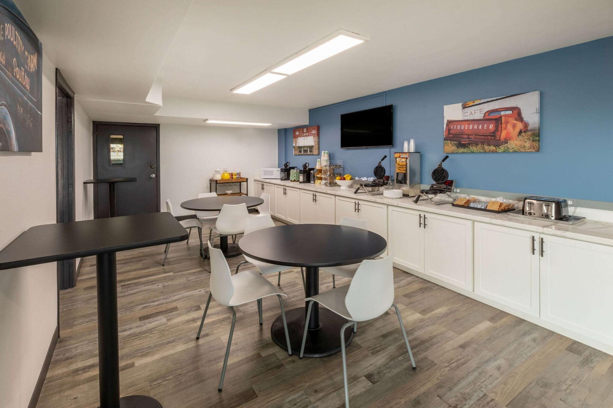 Baymont By Wyndham Laredo