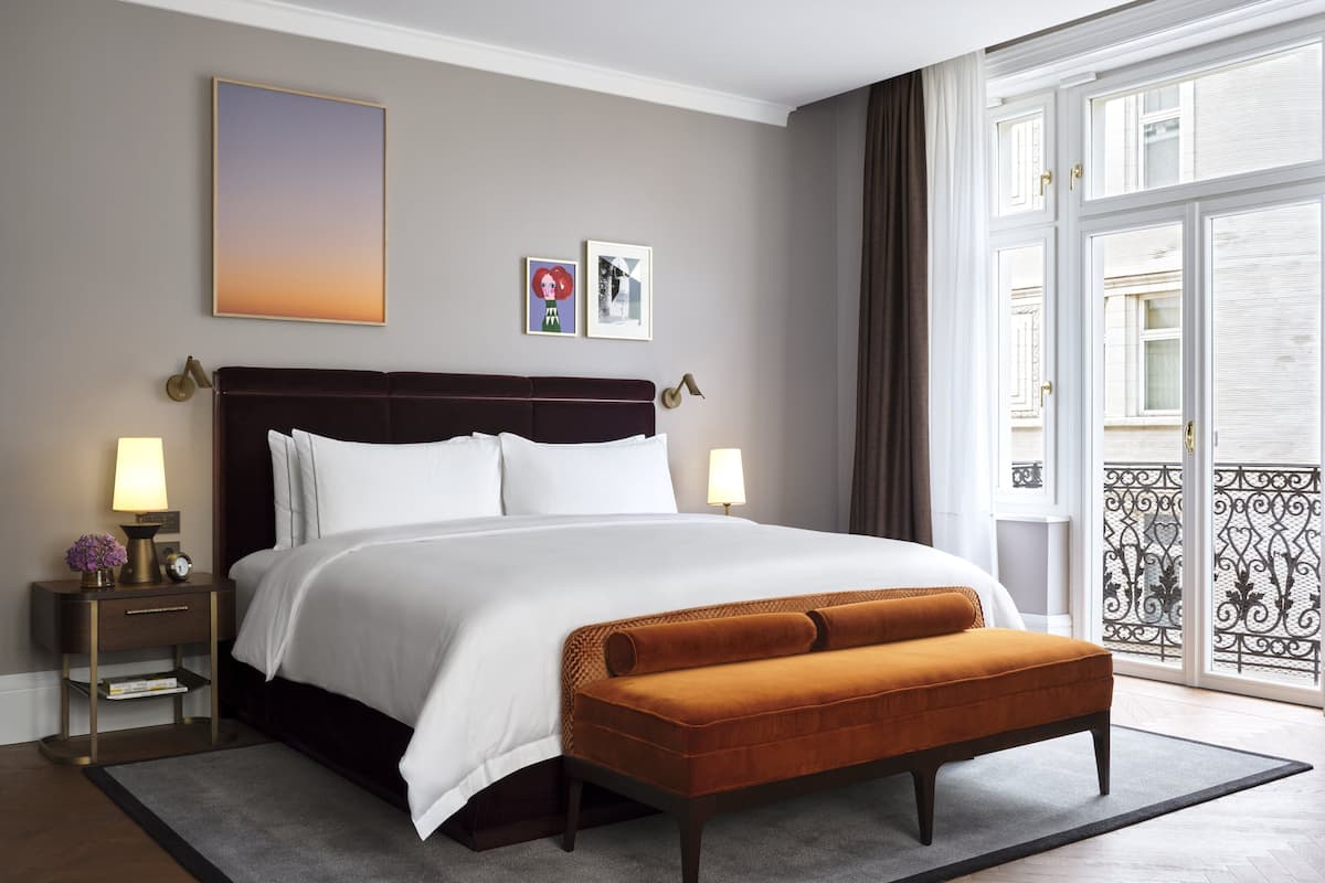 Rosewood Vienna by null