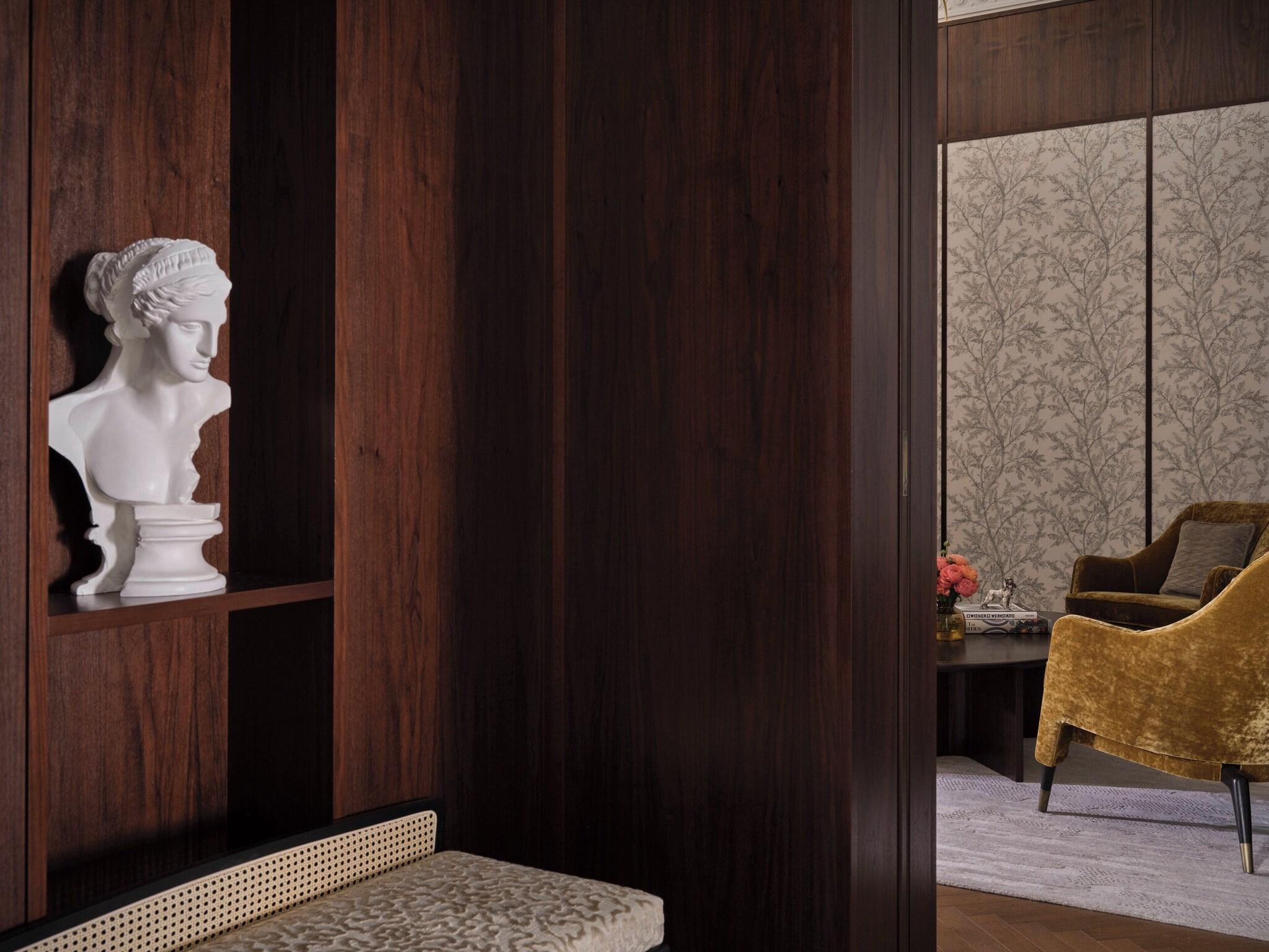 Rosewood Vienna by null