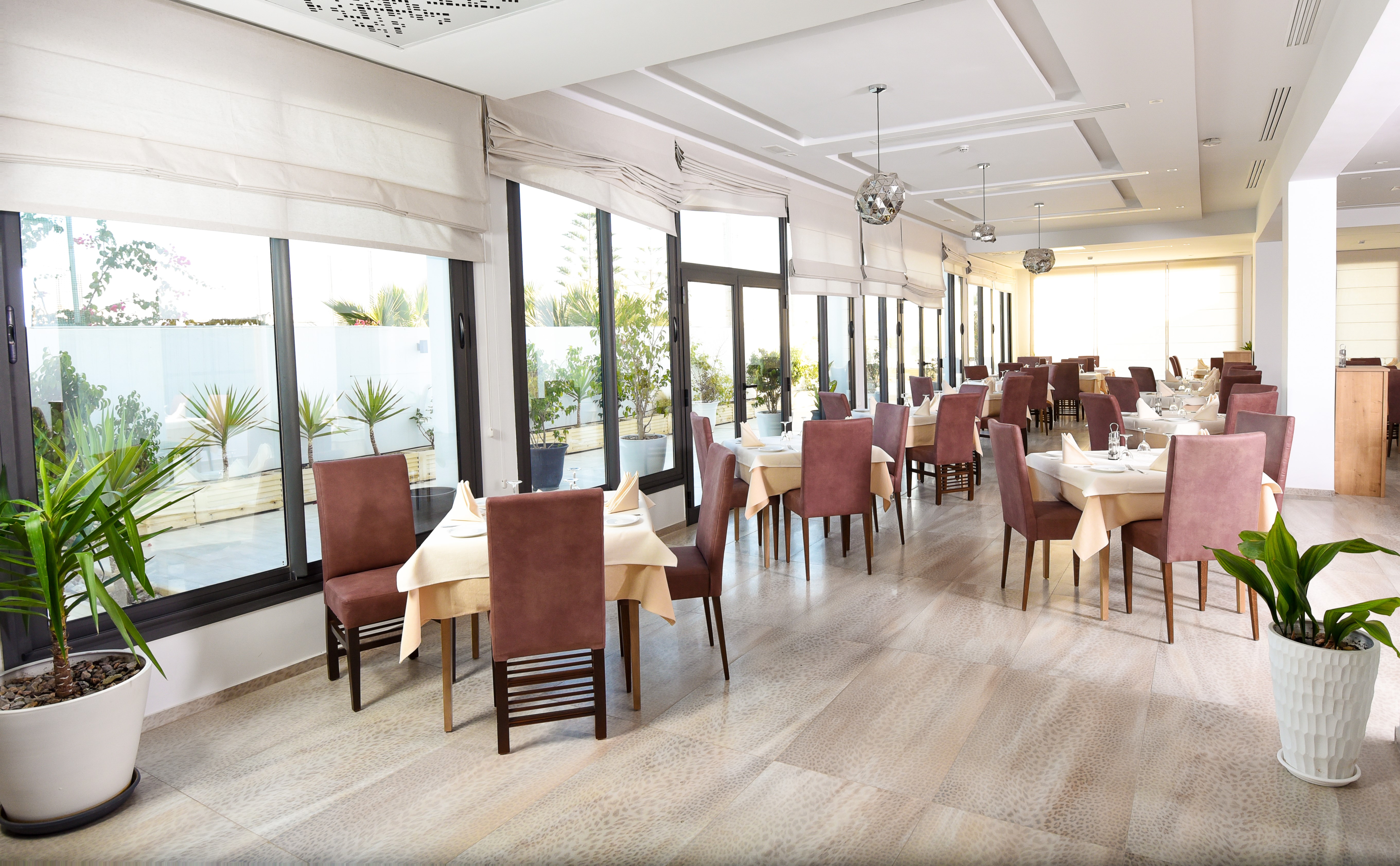 Lescure Business Hotel & Spa