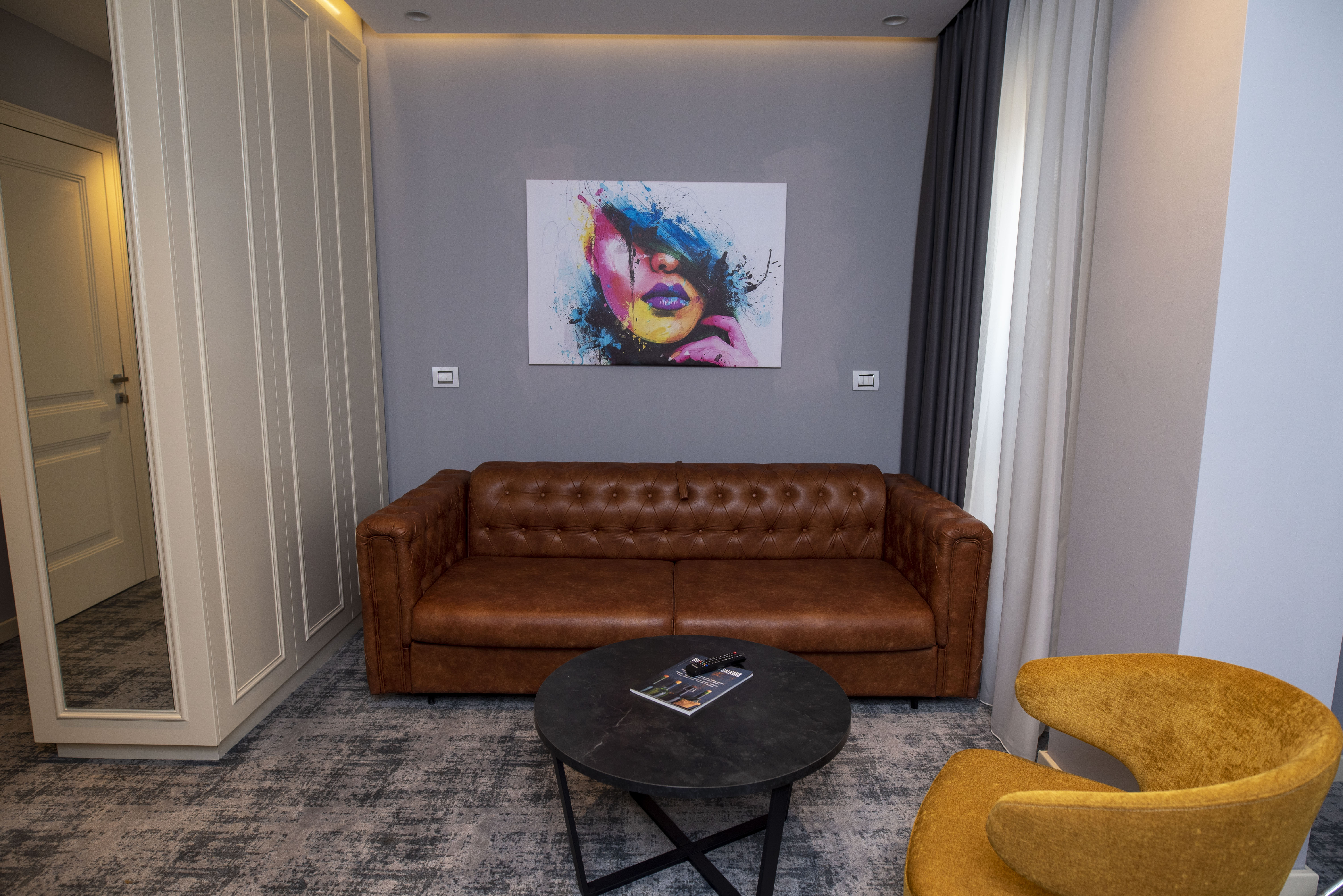H41 Luxury Suites