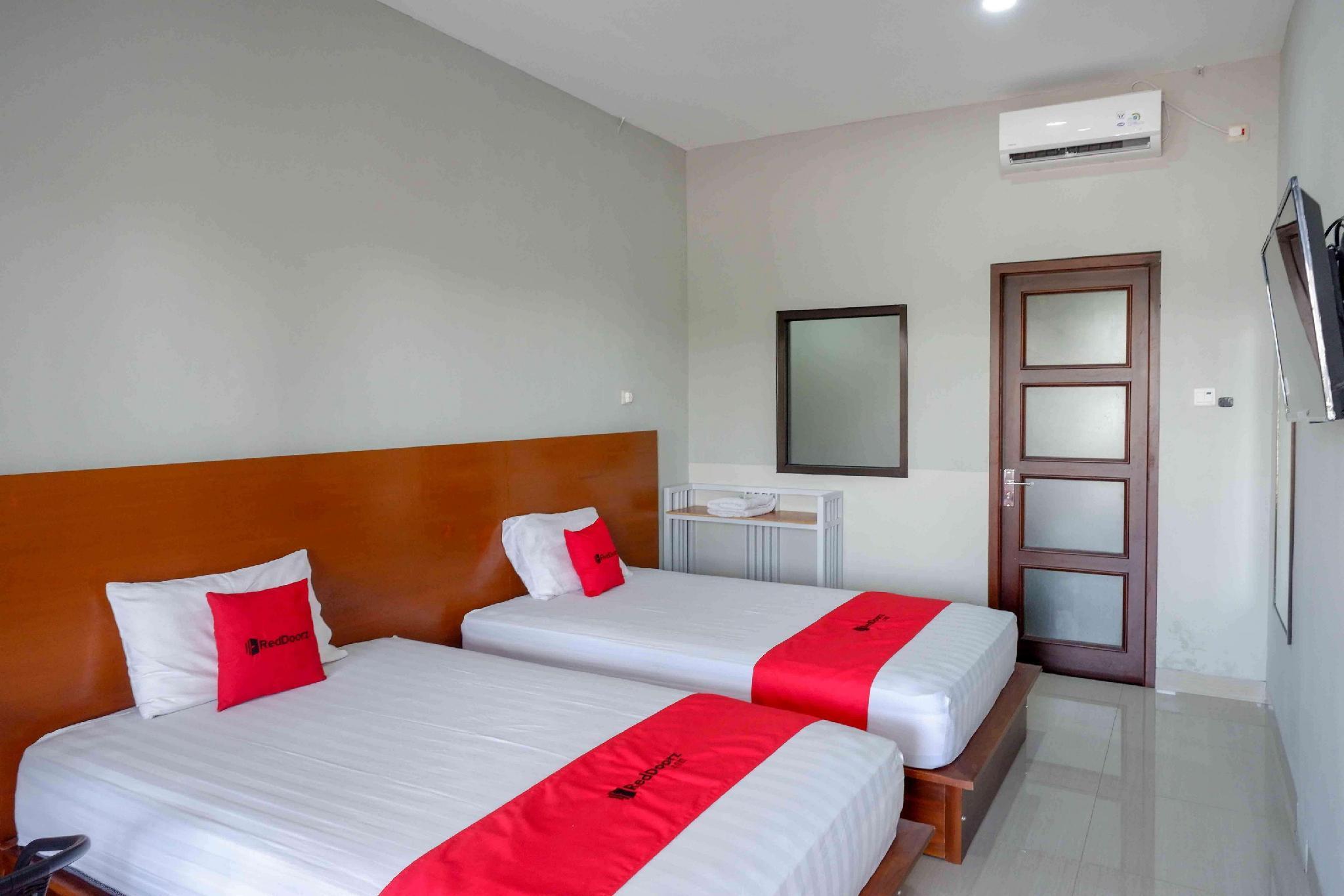 Bedroom 2, Reddoorz Near Stadion Kridosono Blora, Blora