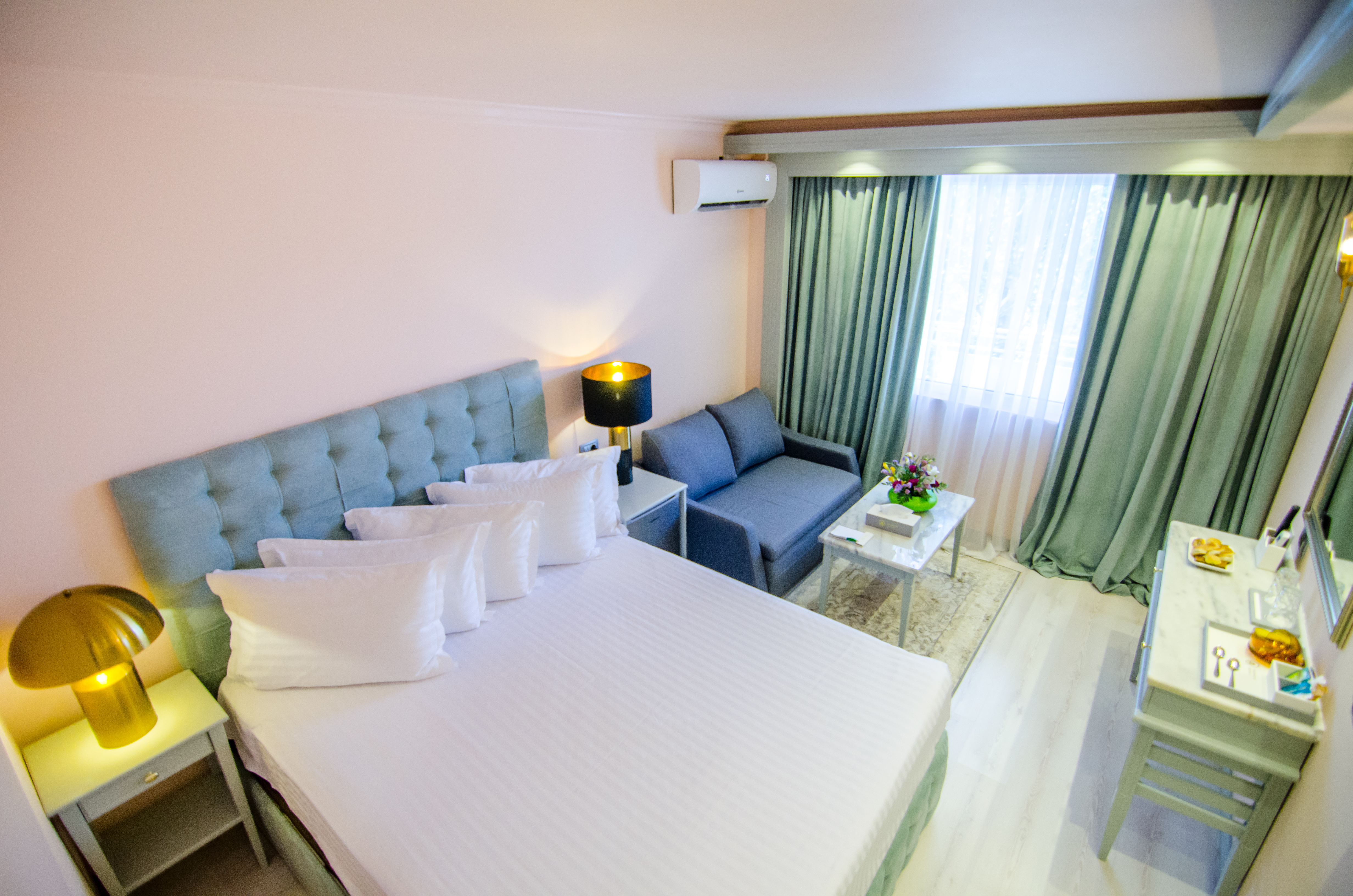 Phoenicia Blue View